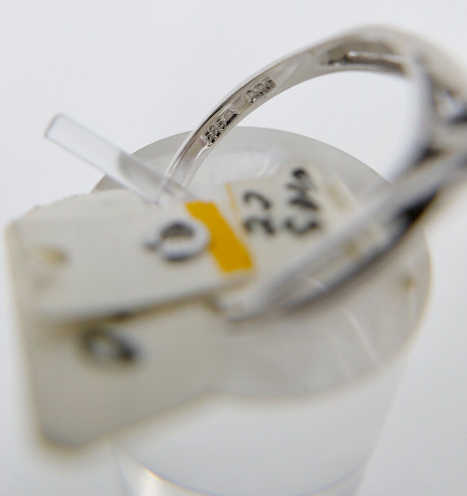 - NEU - 90er Solitär Ring Weißgold Gold 585 14K Brillant 0,05 Ct Gr. 58 - Antikhandel-Stuttgart