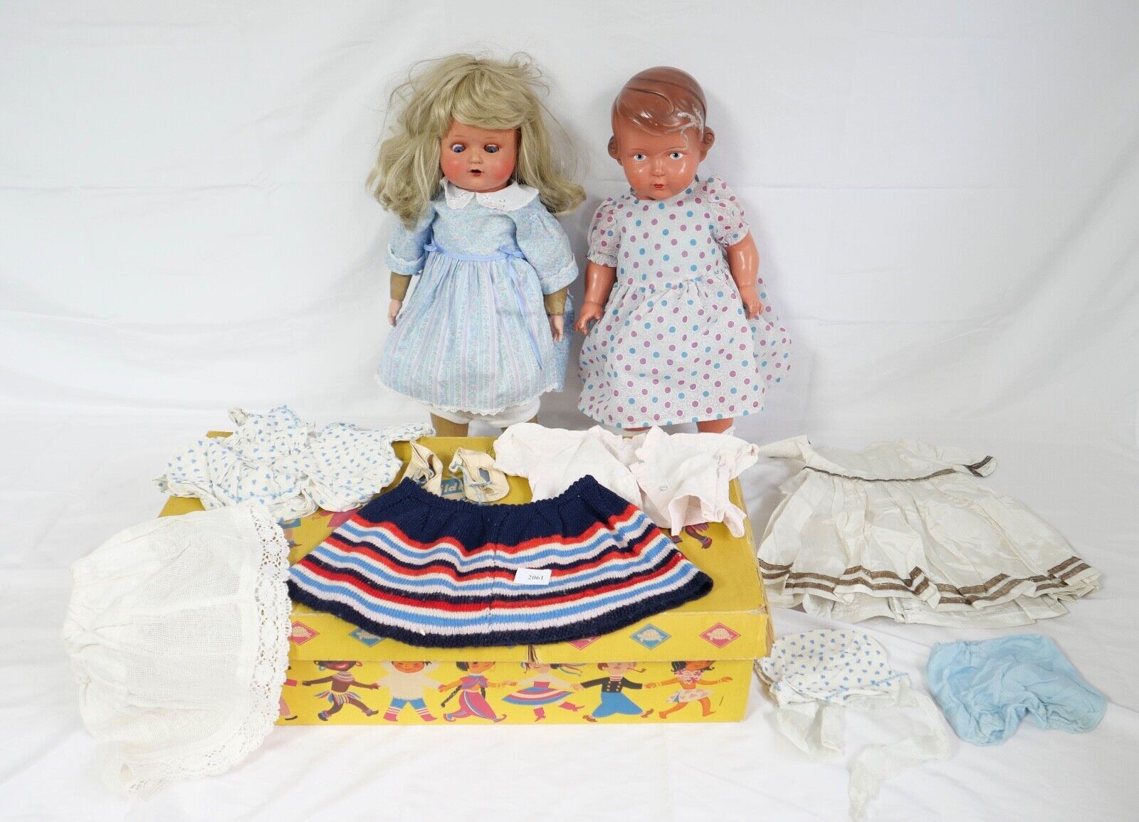 2x alte SCHILDKRÖT Puppen Puppe mit Original Karton & Kleidung 130 / 55 1/2 53 - Antikhandel-Stuttgart