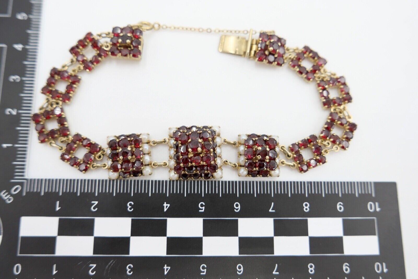 80er Jahre Gold Armband mit Granat und Perle 333 / 8 K Gold - Antikhandel-Stuttgart