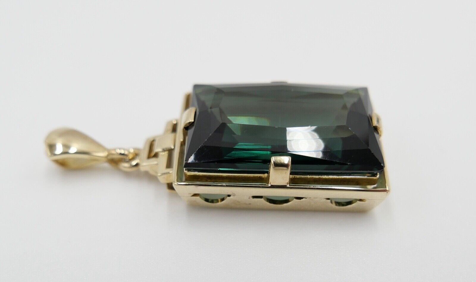 Anhänger 585 / 14K Gelbgold Synthetisch Spinell 18,2 Ct Treppen Schliff 38 mm - Antikhandel-Stuttgart