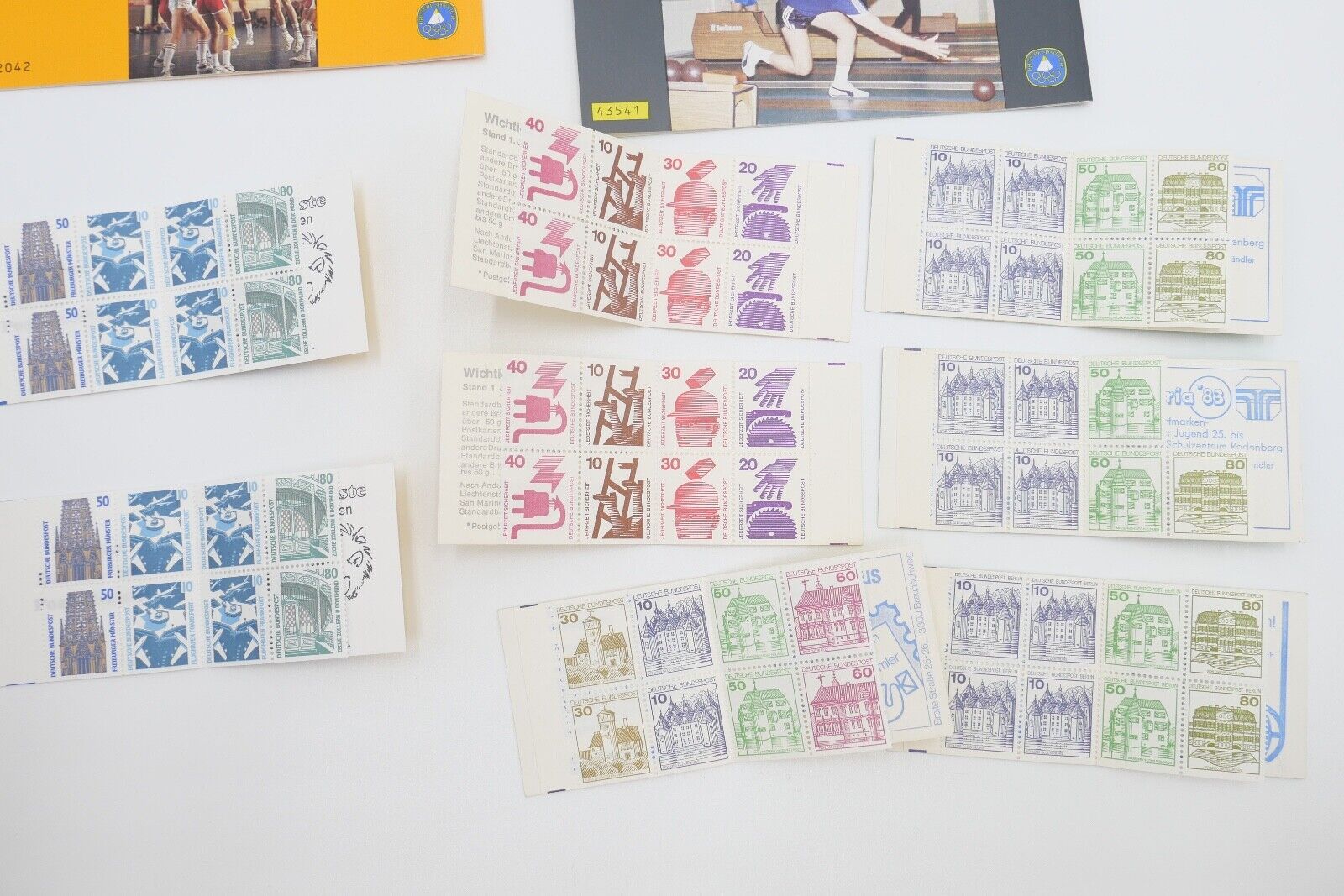 Posten 26 Stück Sport Markenheftchen Kegel Basketball Sehenswürdigkeiten Burg - Antikhandel-Stuttgart