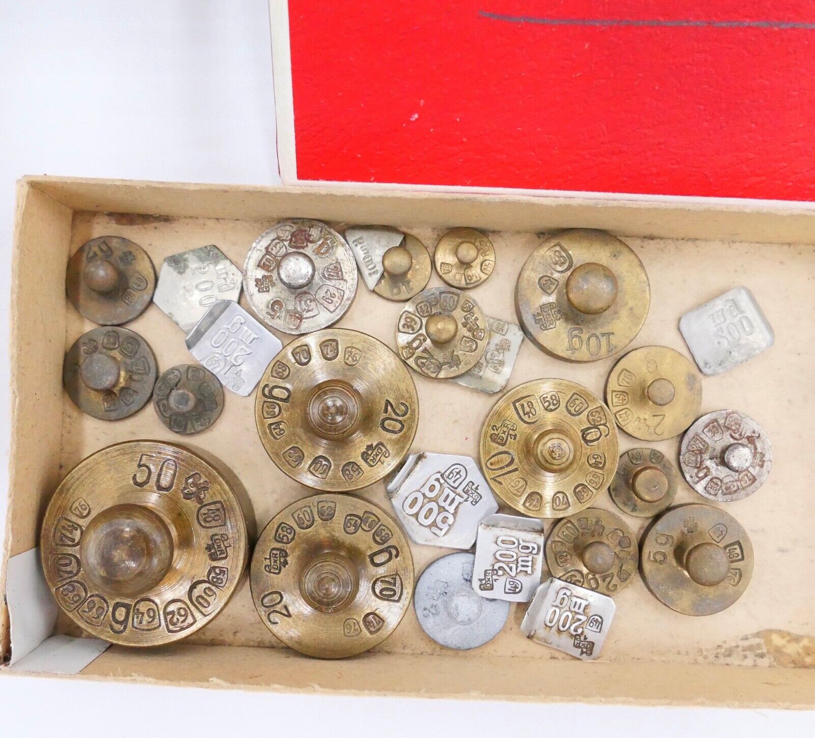 alter Holz Messing BALKENWAAGE mit Gewichtssatz Apotheker Gold Eichstempel 35cm - Antikhandel-Stuttgart