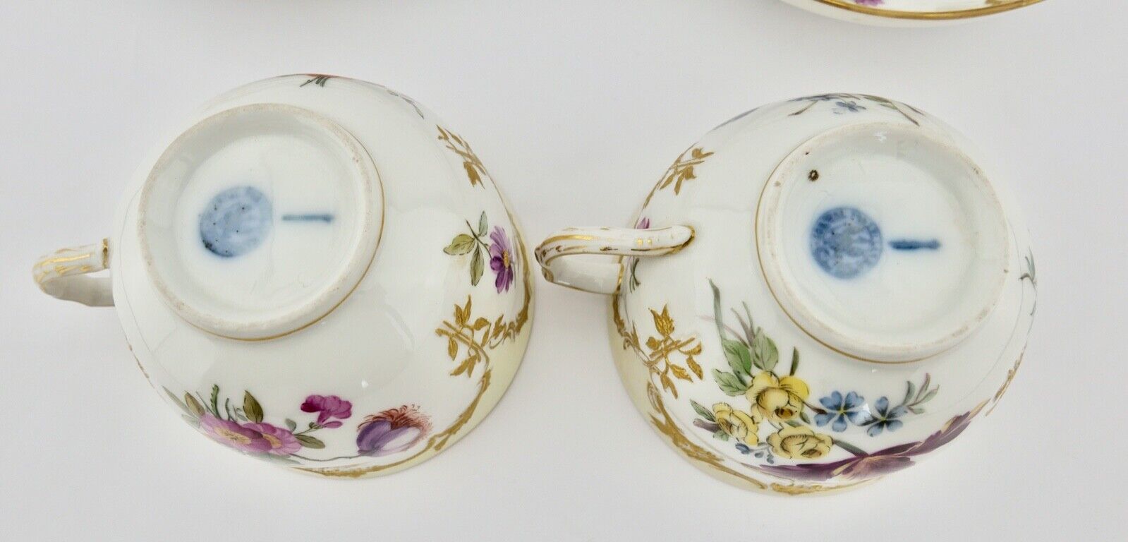 2 Stück antike KPM Sammeltassen Blumenmalerei Goldrand 1849 - 1870 - Antikhandel-Stuttgart