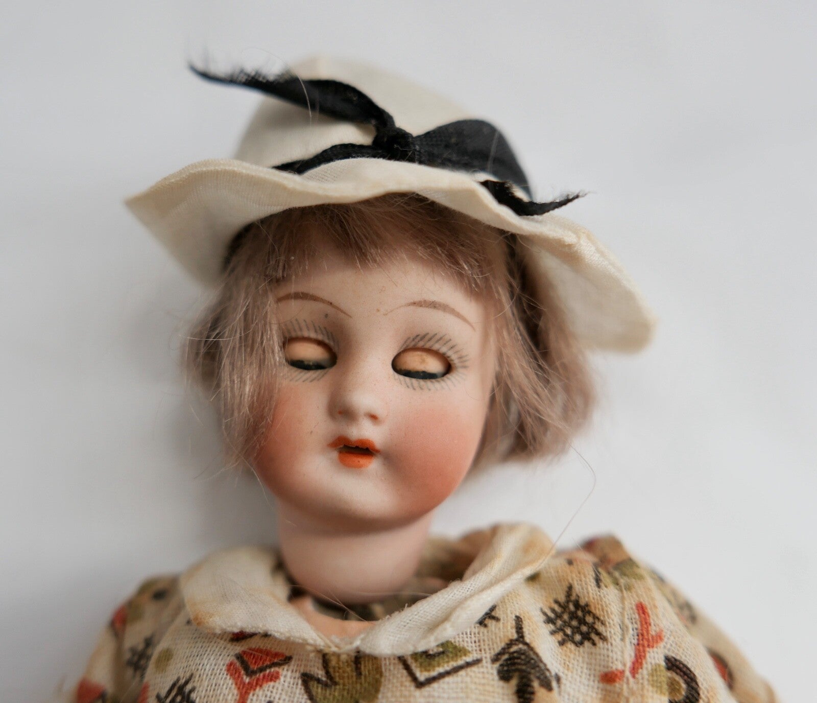 kleine antike Biskuit Porzellan Puppe 19 cm mit Schlafaugen 4/0 - Antikhandel-Stuttgart