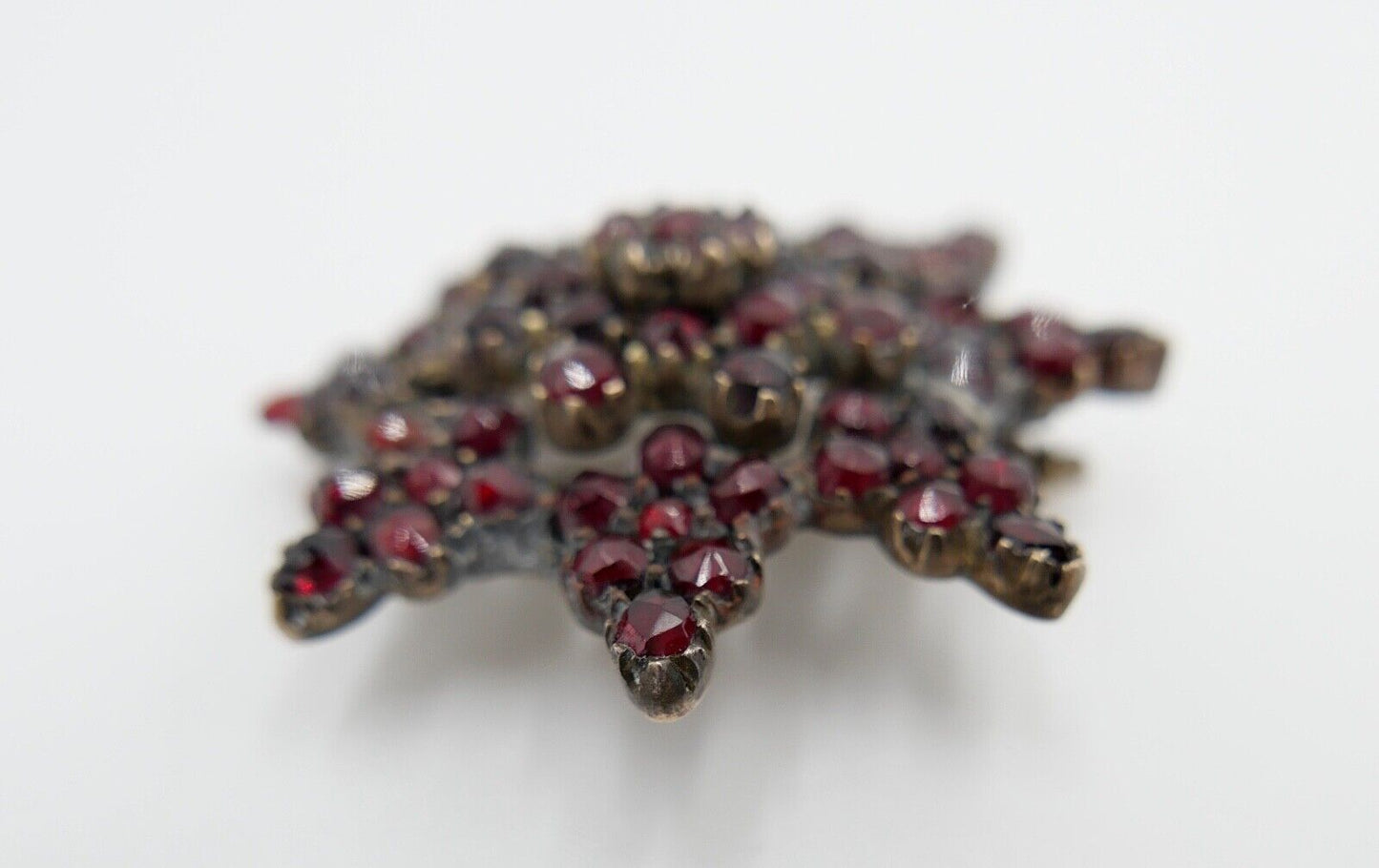 Antike Stern Granat Brosche um 1860 Tombak vergoldet Ø38mm Böhmischer Granat - Antikhandel-Stuttgart