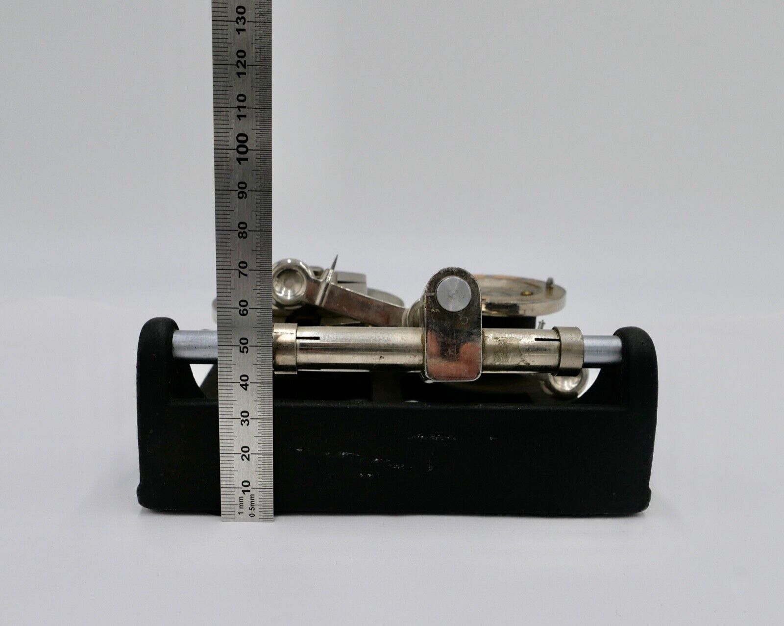 um 1920 SHUR-FIT JUNIOR ZELLULOID UHRENKRISTALL SCHNEID- UND ANPASSMASCHINE - Antikhandel-Stuttgart