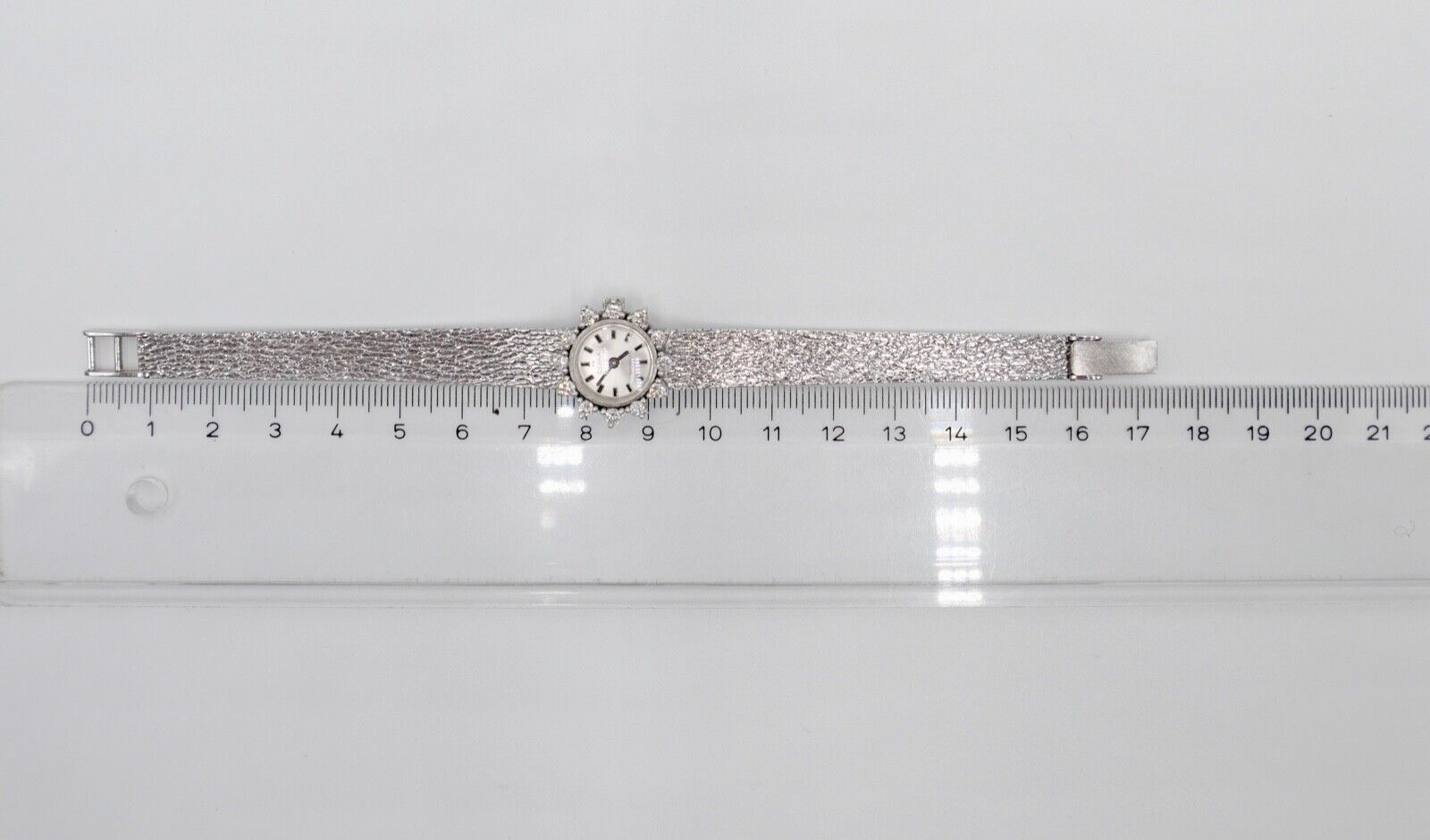 1980er Handaufzug OEBRA Damen Uhr Weißgold 585 mit Brillanten 0,74 Ct VVS if F - Antikhandel-Stuttgart