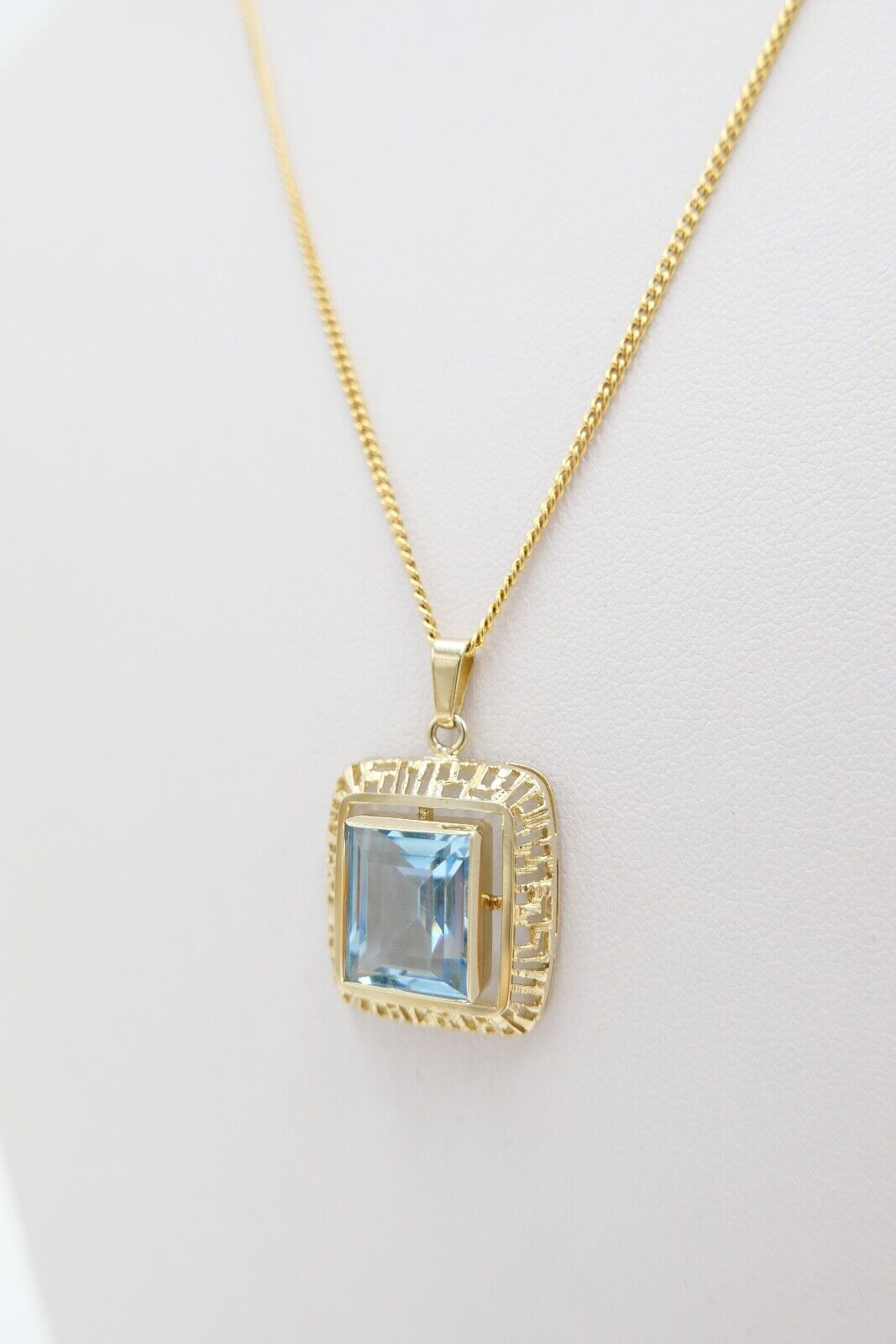 K&L Kordes & Lichtenfels Pforzheim Anhänger Gold 333 / 8K mit blauem Glasstein - Antikhandel-Stuttgart