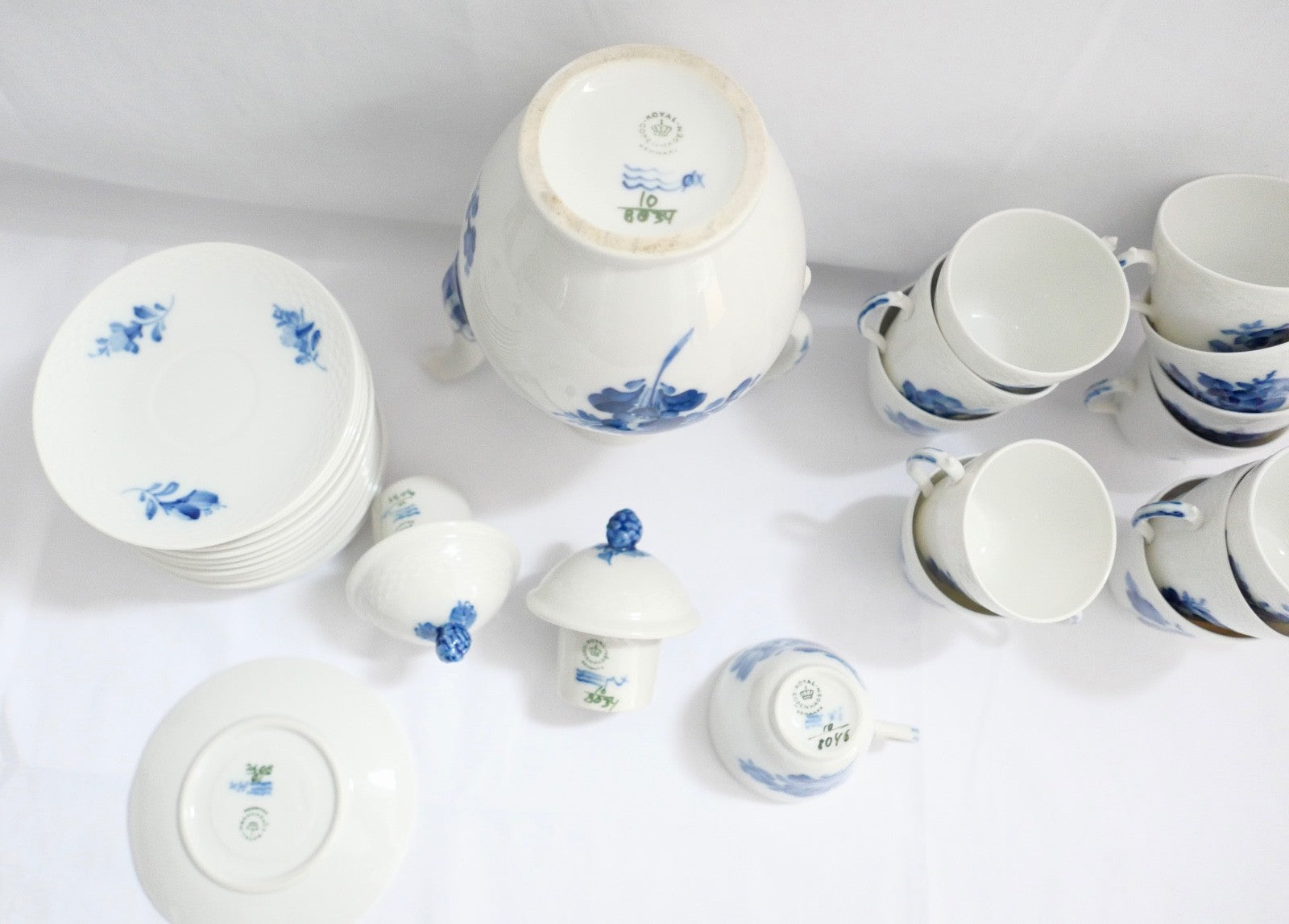 29 Tlg ROYAL COPENHAGEN " Blaue Blume " Mokka Service Porzellan Teller Tassen