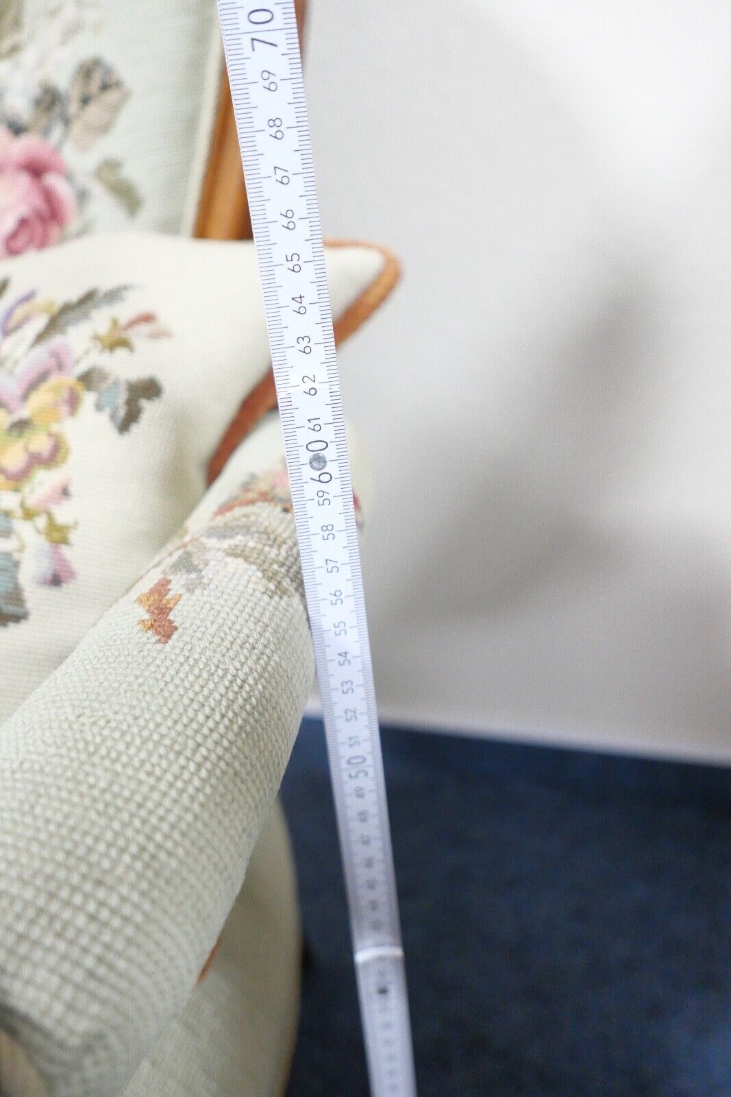 antik massiver Biedermeier Gobelin um 1850 Stuhl Sessel Kissen Blumenbukett - Antikhandel-Stuttgart