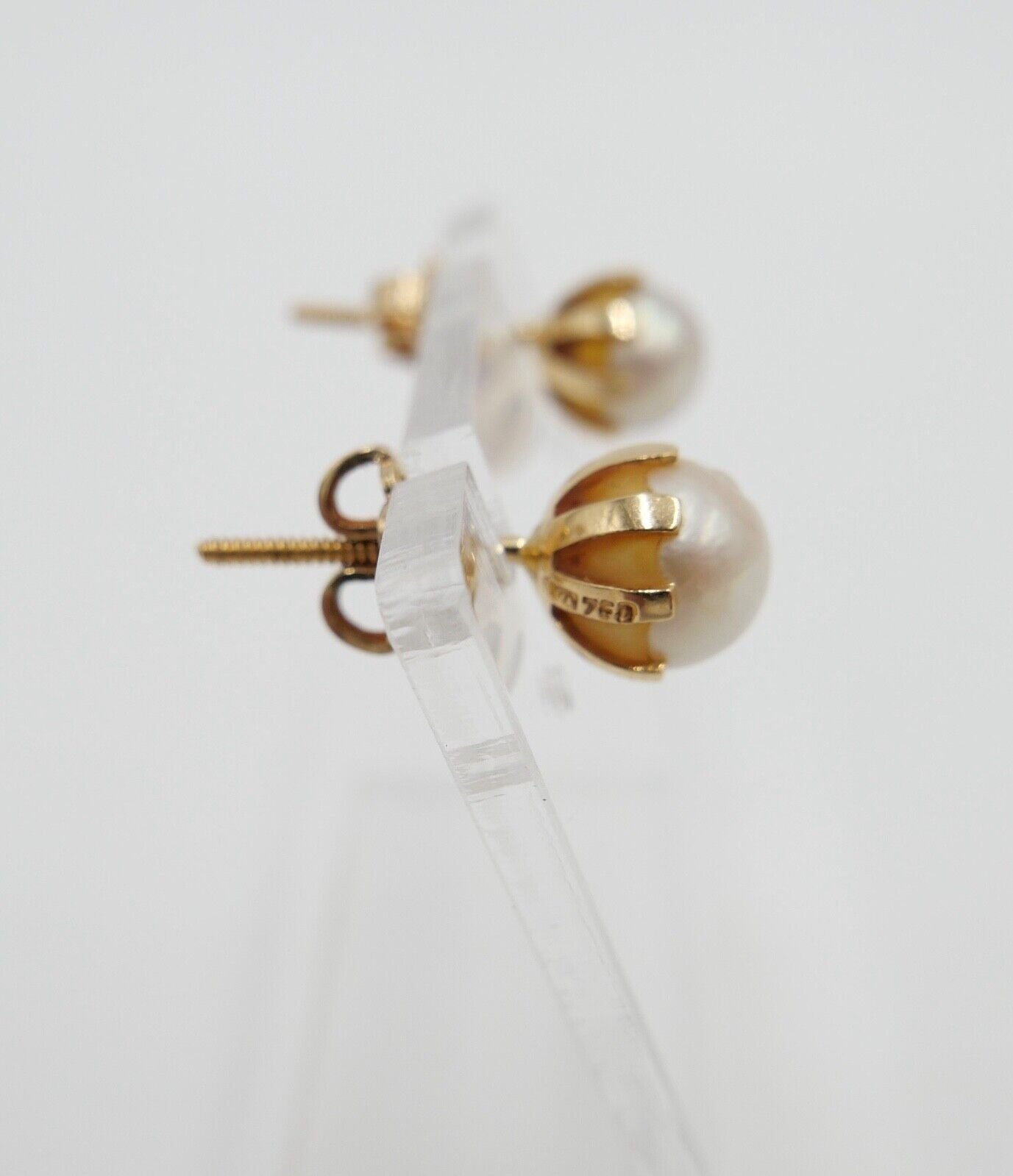 1980er Gelbgold Perlen Ohrringe Ohrstecker 750 18K Schraubverschluss Ø 7,5 mm - Antikhandel-Stuttgart