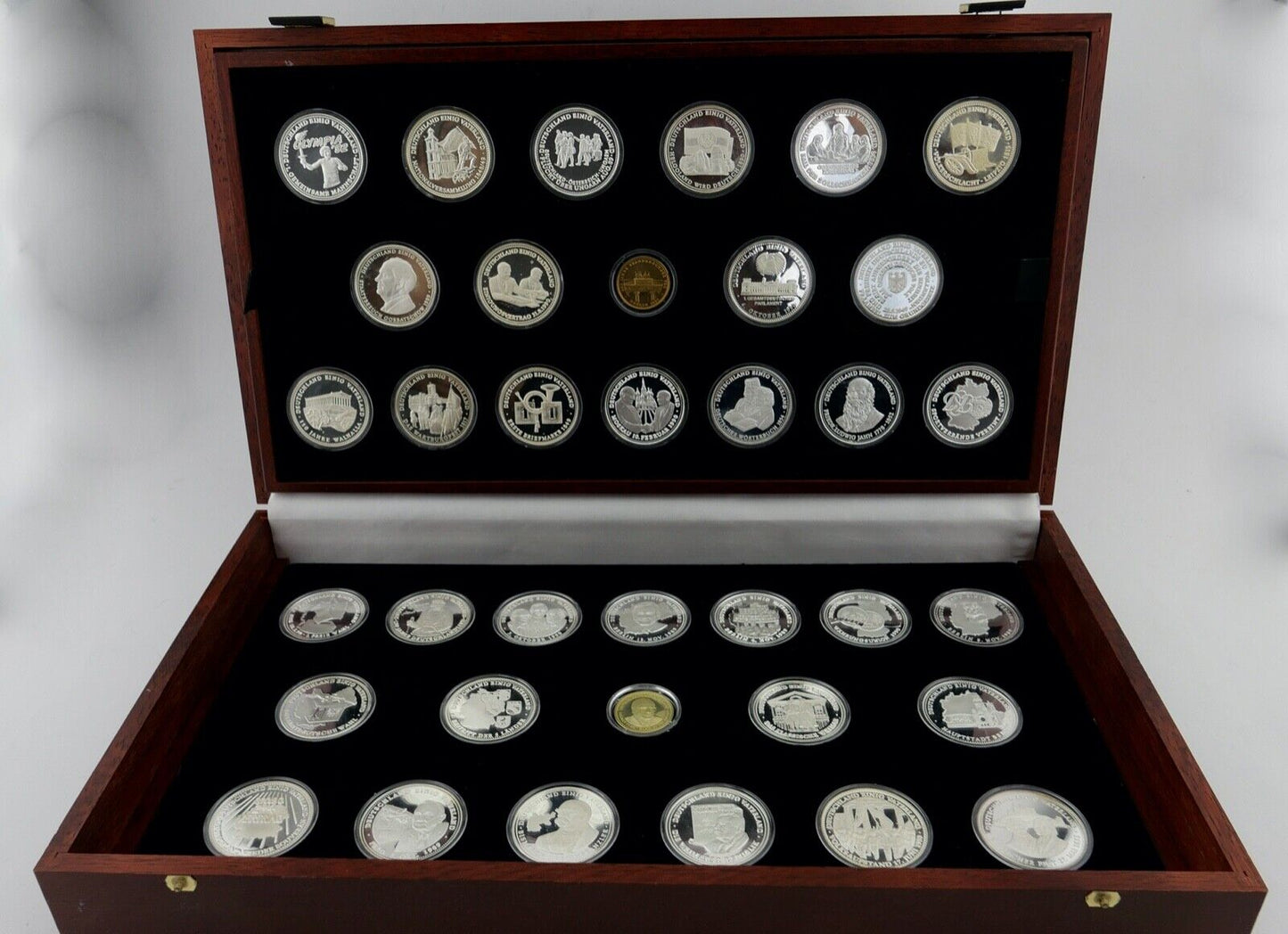 Vollständig 36 Medaillen DEUTSCHLAND EINIG VATERLAND Silber & Gold PP - Antikhandel-Stuttgart