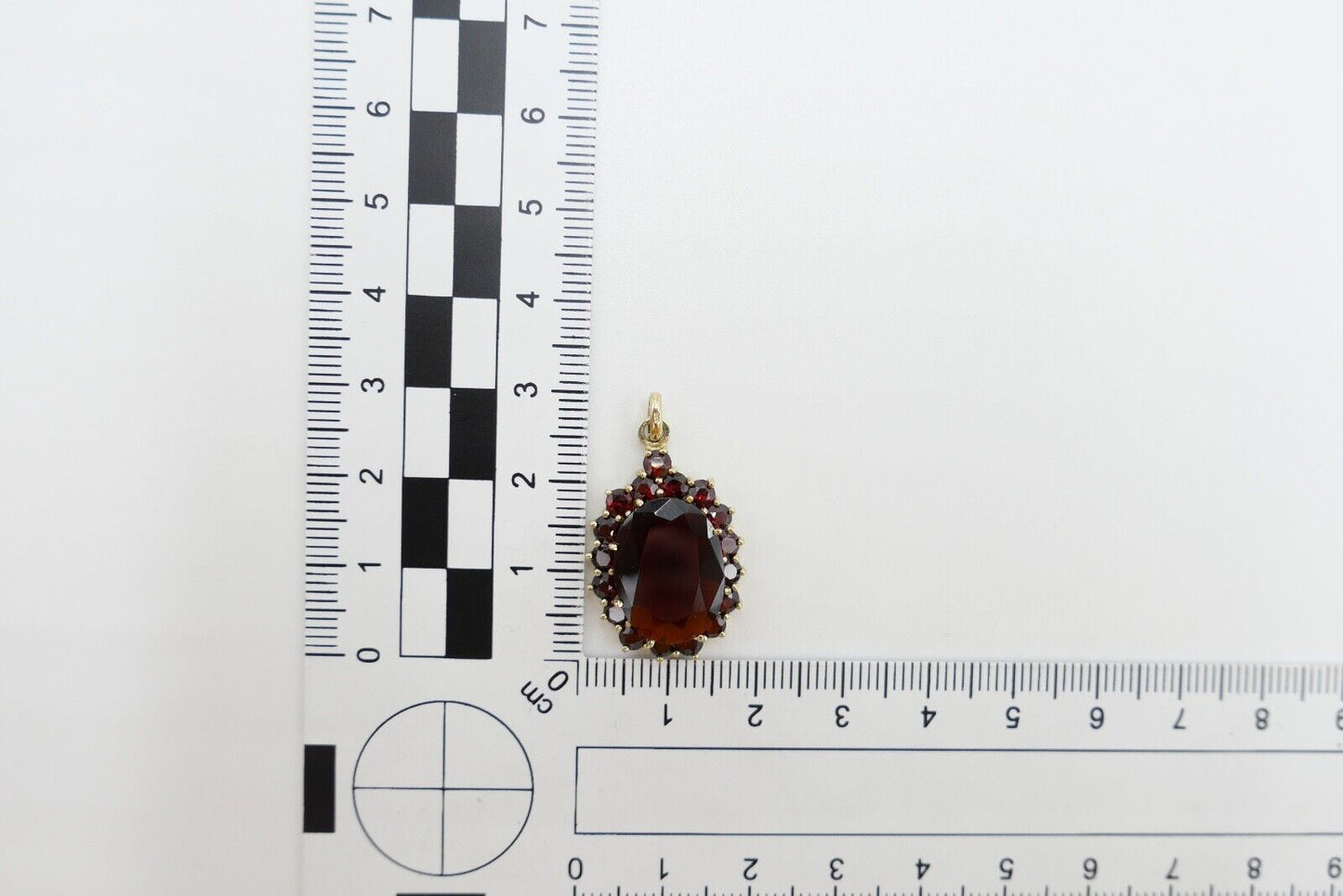 60er Jahre Granat Anhänger 333 / 8K Gold 27 x 18 mm - Antikhandel-Stuttgart