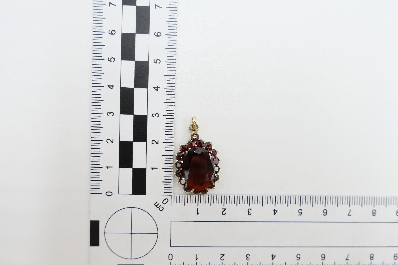 60er Jahre Granat Anhänger 333 / 8K Gold 27 x 18 mm - Antikhandel-Stuttgart