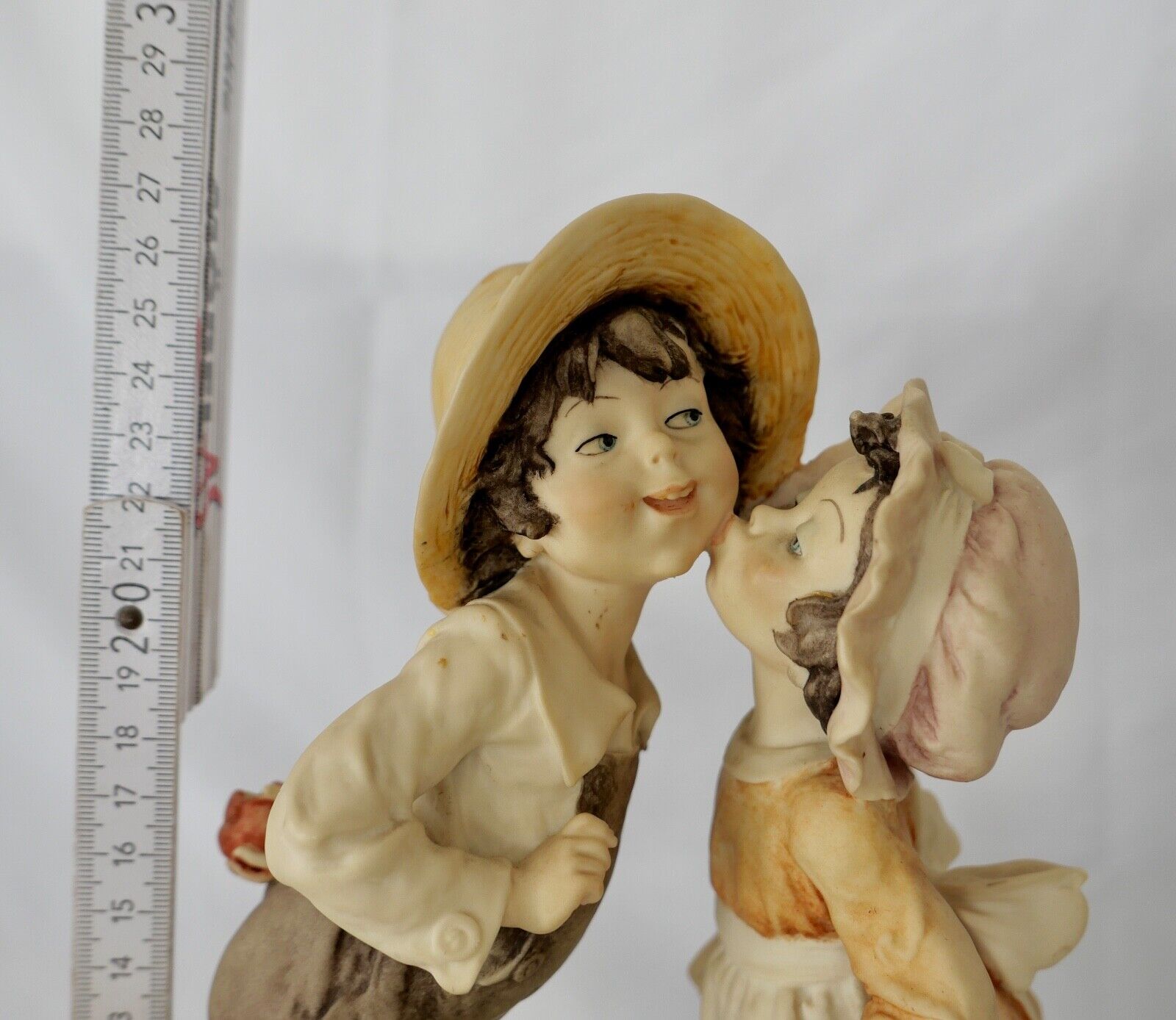 1982 Capodimonte Porzellanfigur " Giuseppe Armani " Küssendes Mädchen " 27cm - Antikhandel-Stuttgart