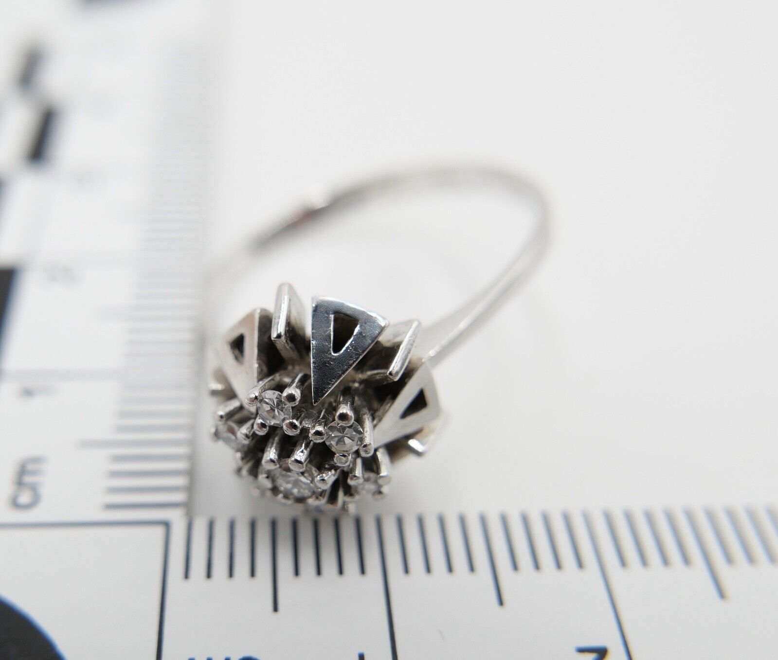 Weiß Gold Ring Dreieck Motiv 585 14K mit Brillant & Zirkonia 0,22 Ct Gr. 59 - Antikhandel-Stuttgart