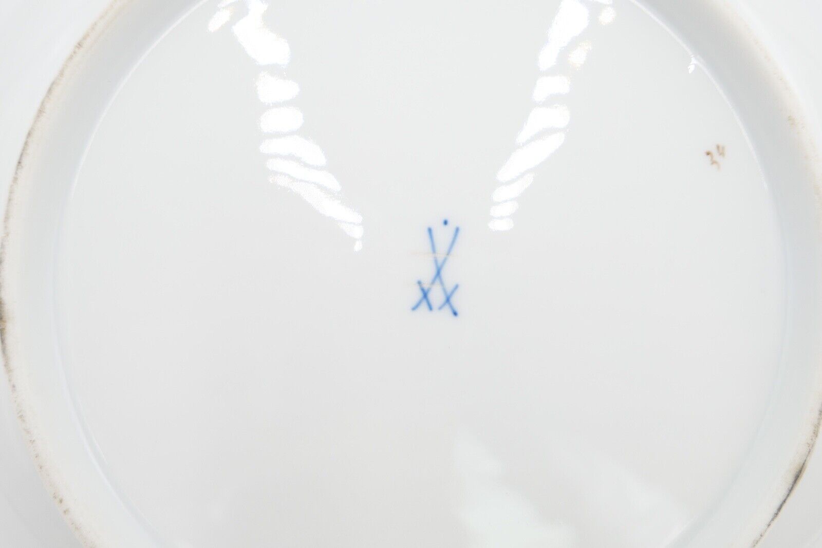 Meissen Porzellan Teller Ø 26,5 cm Wandteller Goldrand FELS & VOGEL Pfeifferzeit - Antikhandel-Stuttgart