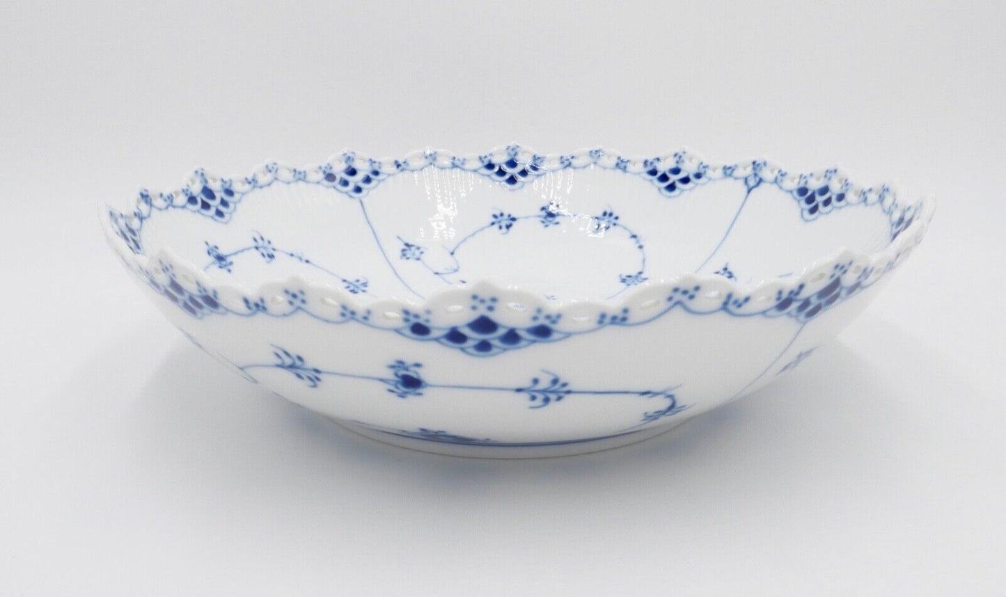 Royal Copenhagen Schüssel Nr. 576 1. Wahl Musselmalet vollspitze Ø 28 cm - Antikhandel-Stuttgart