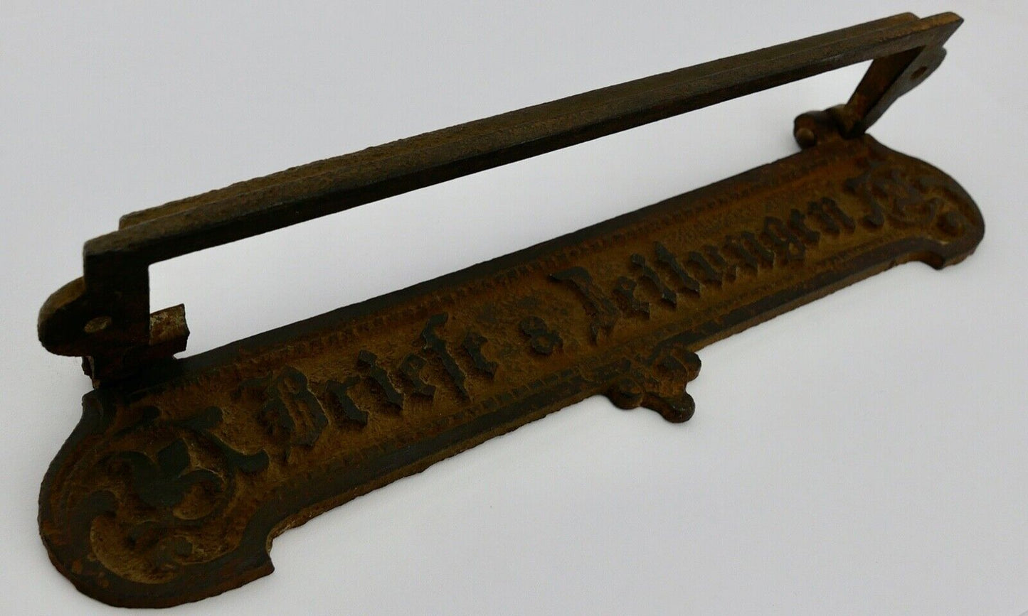 Antike Jugendstil Gusseisen Briefschlitz Briefklappe "Briefe & Zeitungen“ 22 cm - Antikhandel-Stuttgart