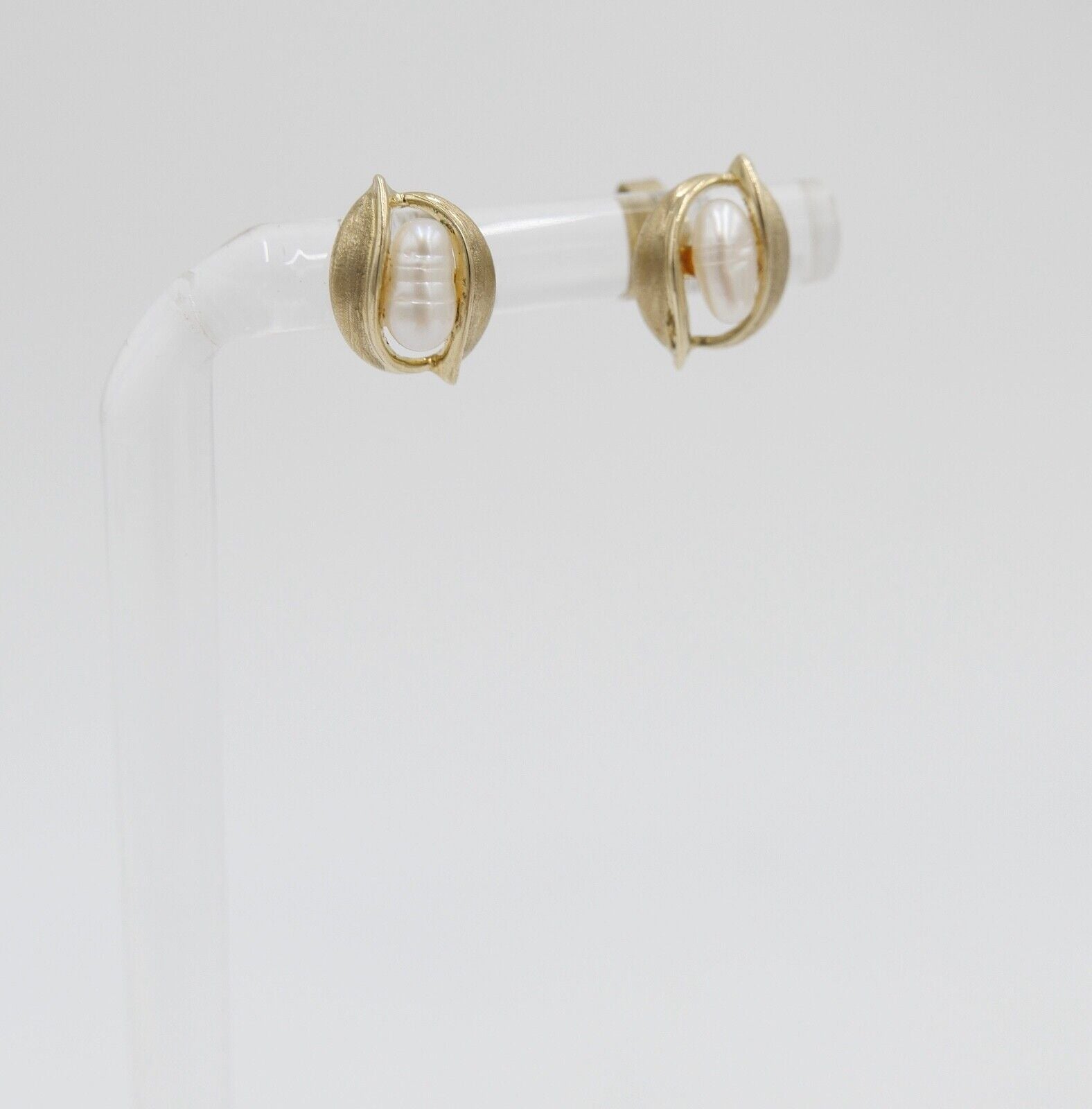 80er Jahre Gelbgold Akoya Perlen Ohrringe Ohrstecker 333 / 8K Perle Ø 6,6 mm - Antikhandel-Stuttgart