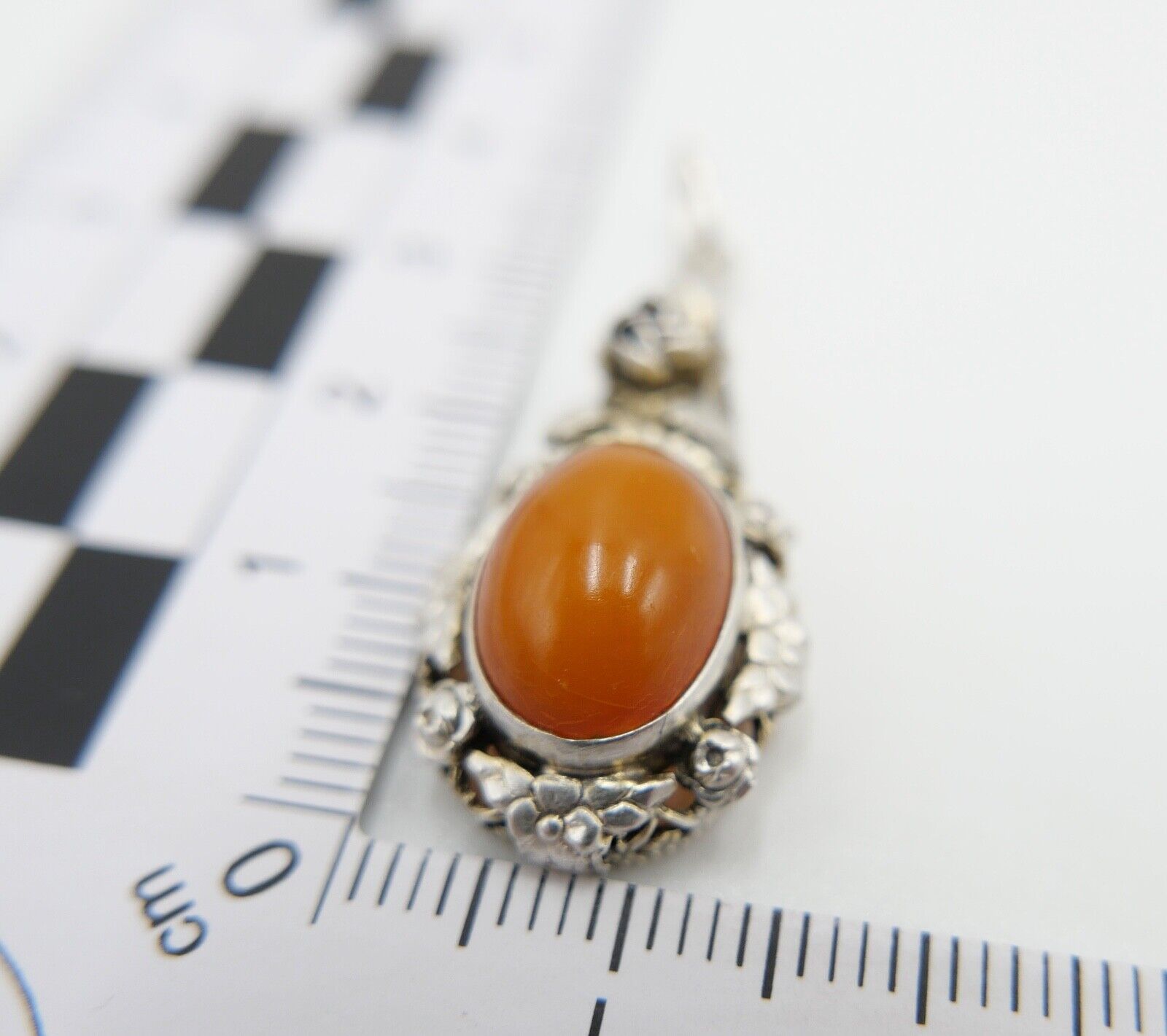 1980er Jahre Floraler Bernstein Anhänger in Silber - Antikhandel-Stuttgart