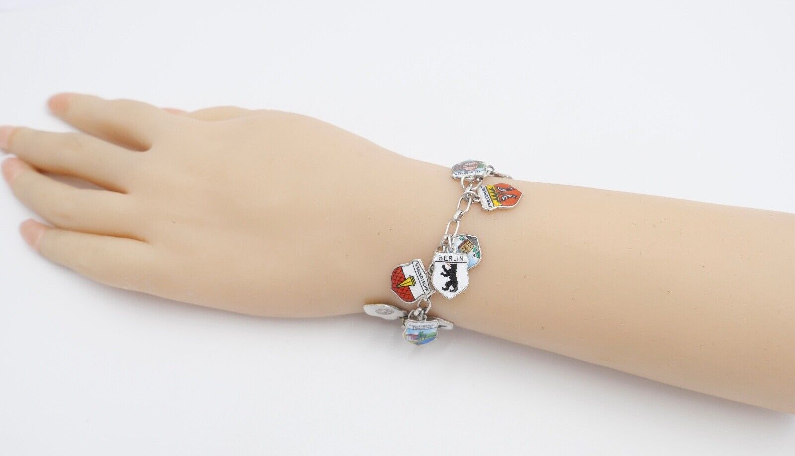 Bettelarmband mit Städte Wappen aus Emaille 800 Silber REU ANTIKO EHJ - Antikhandel-Stuttgart