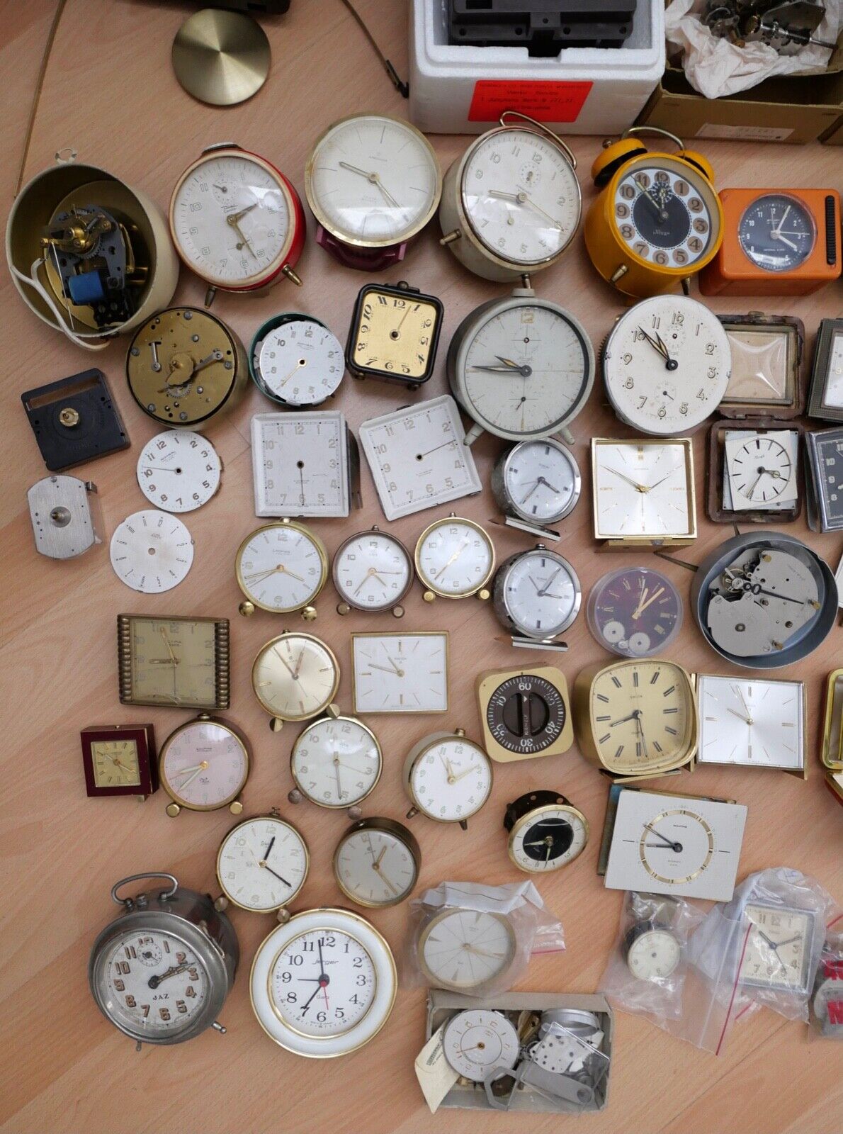 KOVOLUT Ersatzteile Uhrmacherauflösung vintage Junghans Wecker Kienzle Uhrwerk - Antikhandel-Stuttgart