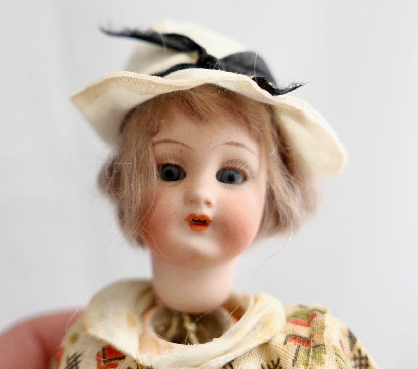 kleine antike Biskuit Porzellan Puppe 19 cm mit Schlafaugen 4/0 - Antikhandel-Stuttgart