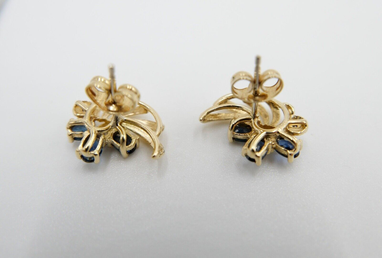 1970er Gelbgold 750 18K Brillant & Saphir 0,44 Ctw Ohrringe Ohrstecker Ø 15mm - Antikhandel-Stuttgart