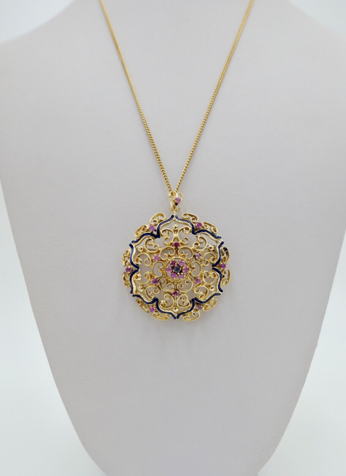 Filigrane Gelbgold Brosche & Anhänger Rubin Saphir Blaue Emaille Ø 40mm 750 18K - Antikhandel-Stuttgart