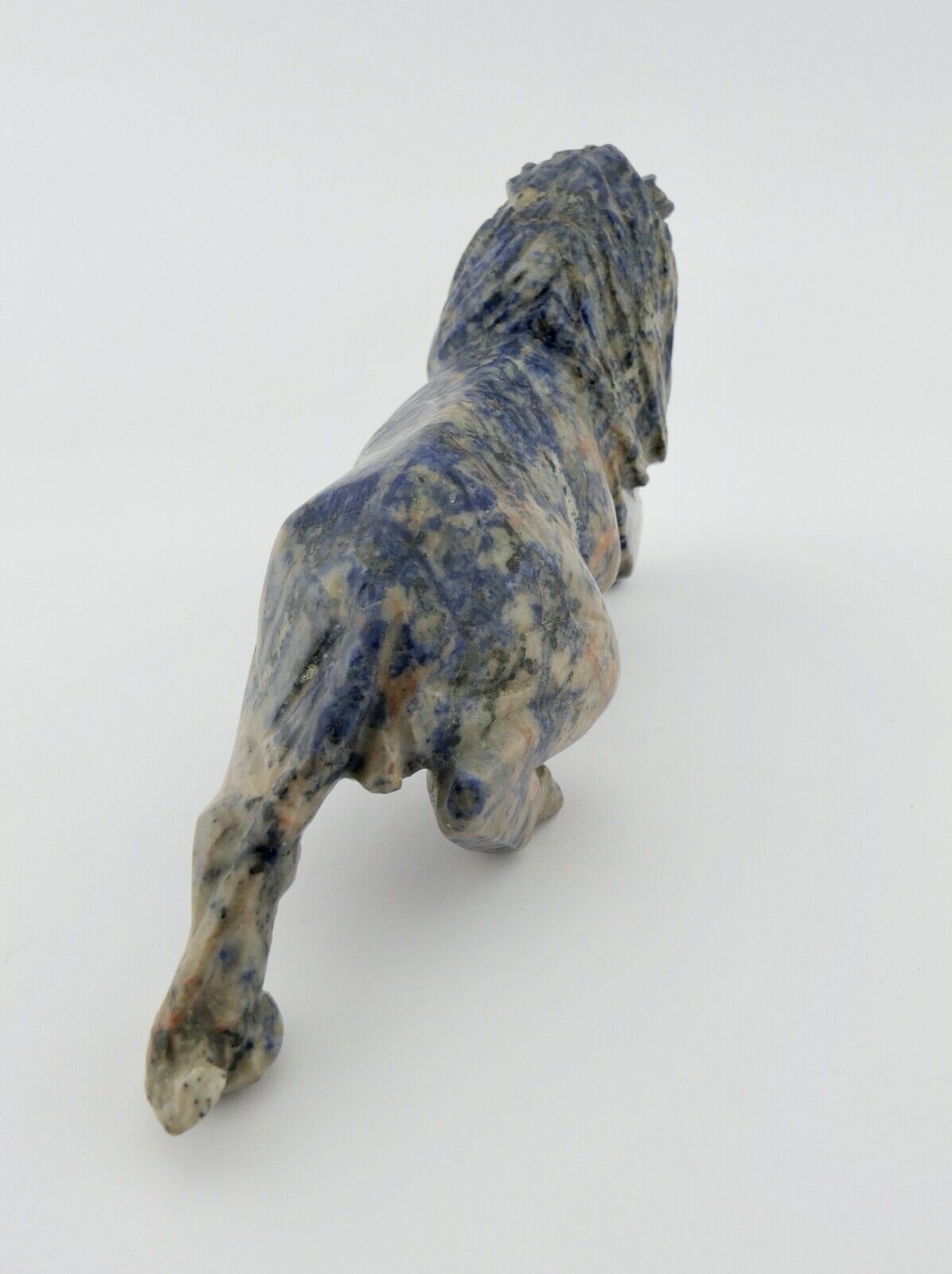 Schreitender Löwe aus blauem Marmor Vitrinenobjekt Handarbeit UNIKAT 22 cm - Antikhandel-Stuttgart