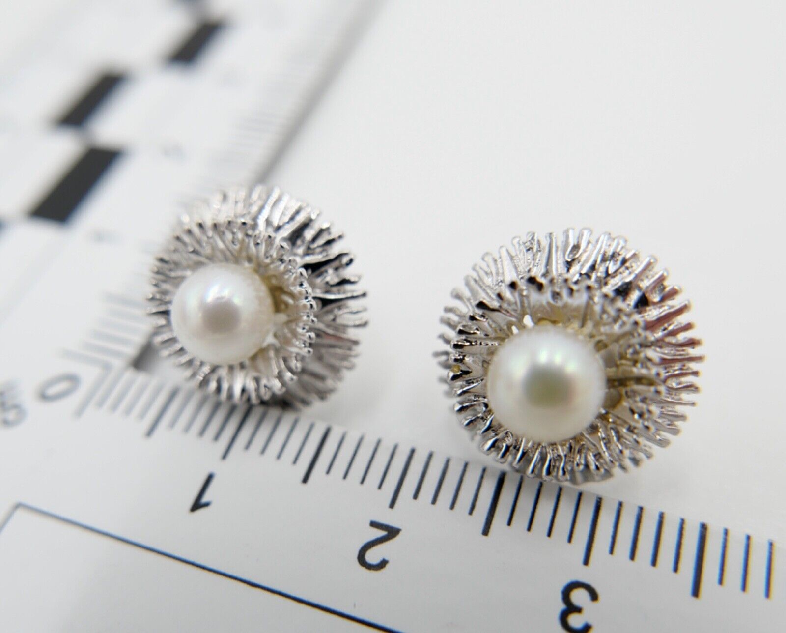 1970er Weißgold Zuchtperlen Damen Ohrringe Ohrstecker 585 / 14K Perle Ø 13 mm - Antikhandel-Stuttgart