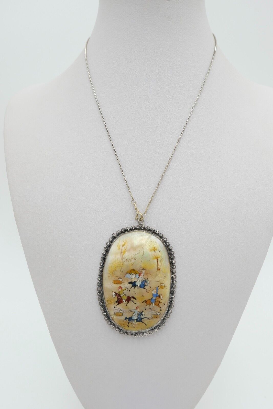 Großer Antiker Perlmutt Silber Anhänger Persisch - Orient Kampfszene um 1900 - Antikhandel-Stuttgart