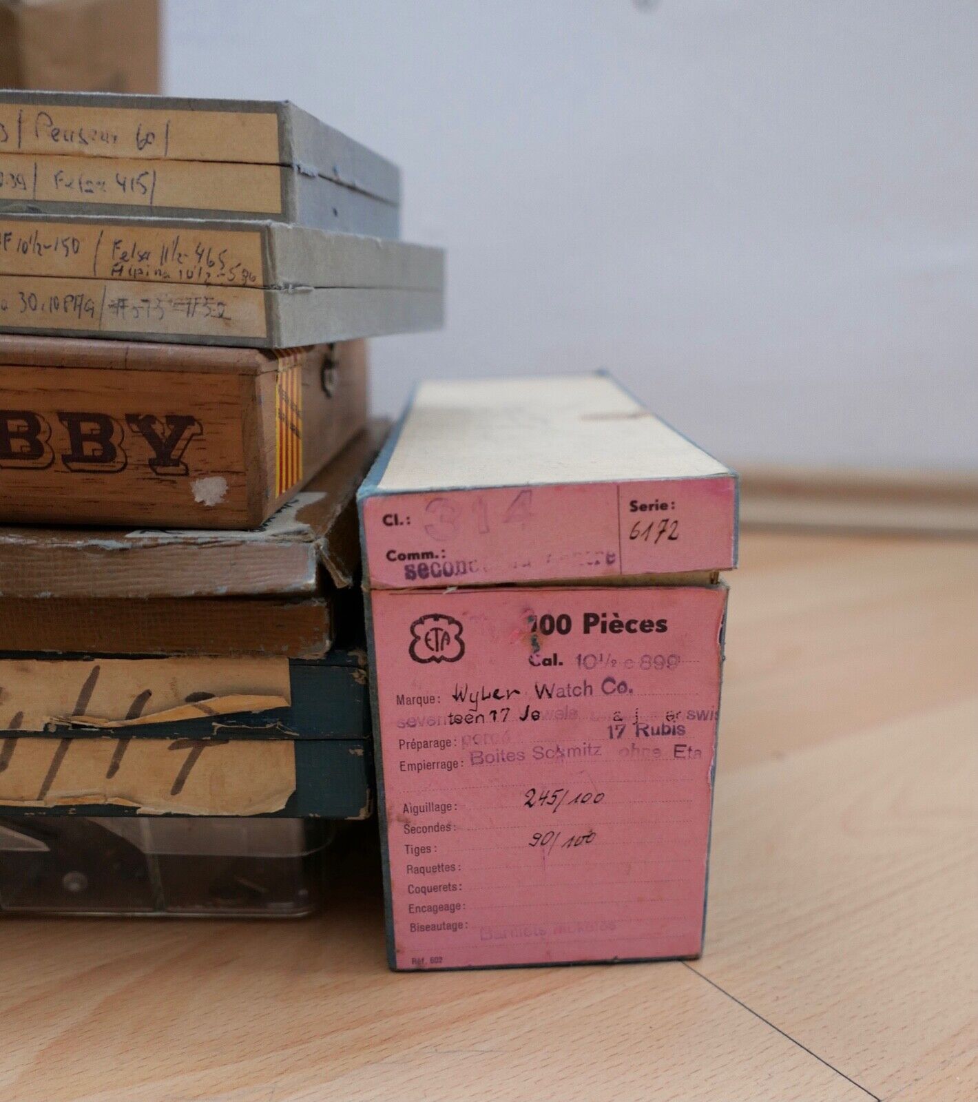 KOVOLUT Ersatzteile Uhrmacherauflösung antik alt Uhrwerk Triebfeder Anker Räder - Antikhandel-Stuttgart