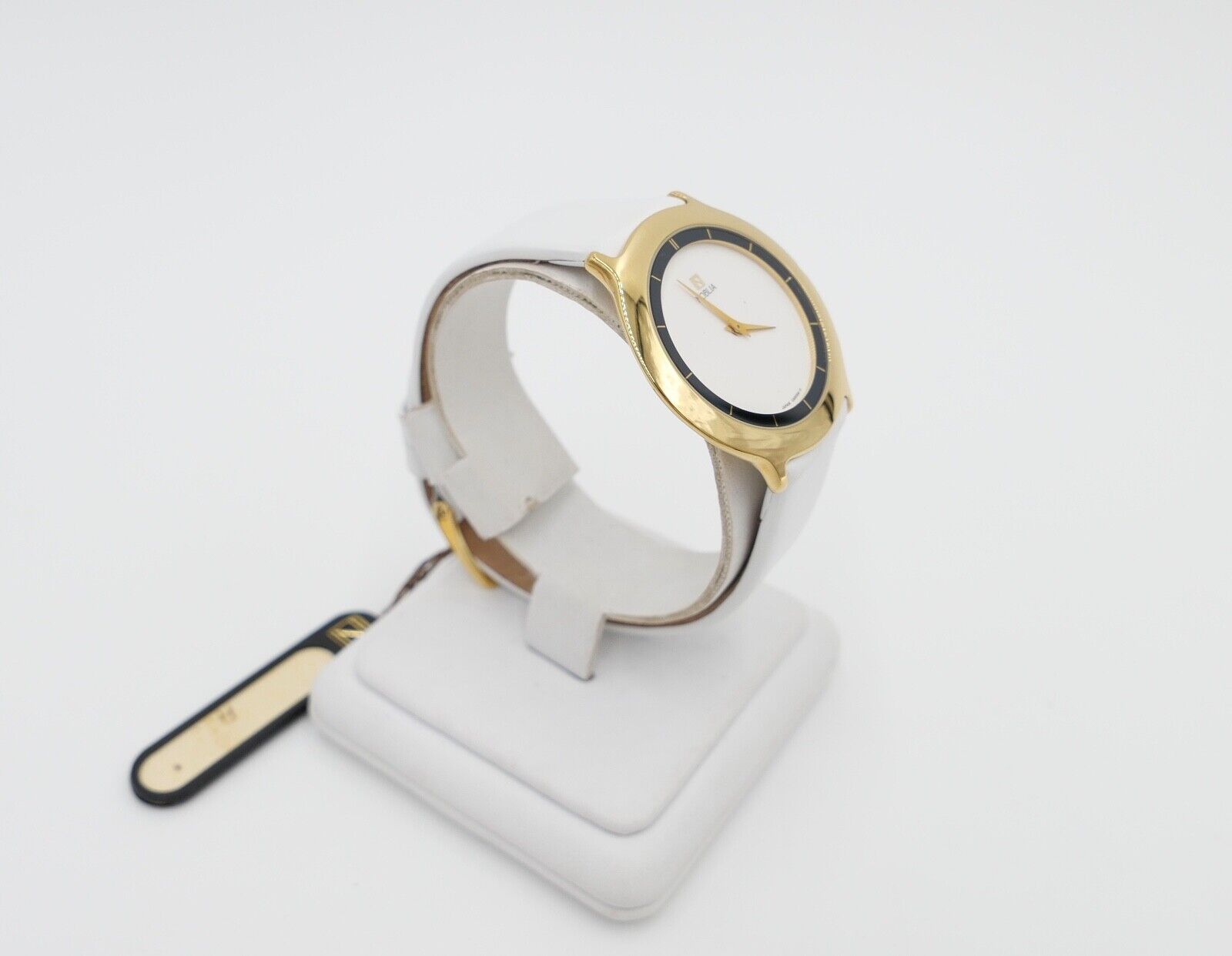 Elegante NOBLIA Damen Uhr NEU Box & Papiere Full Set QZ 512 / 3970 - Y59162SL - Antikhandel-Stuttgart