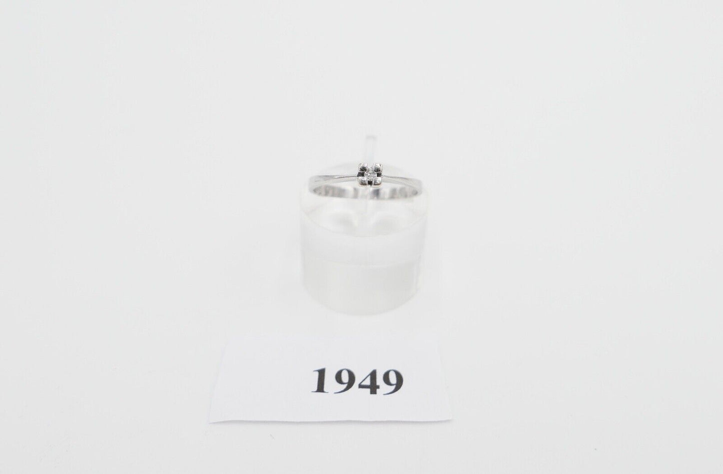 70er Jahre Solitär Ring Weißgold 333 / 8K Brillant 0,03 Ct F / VVS Gr. 57 - Antikhandel-Stuttgart