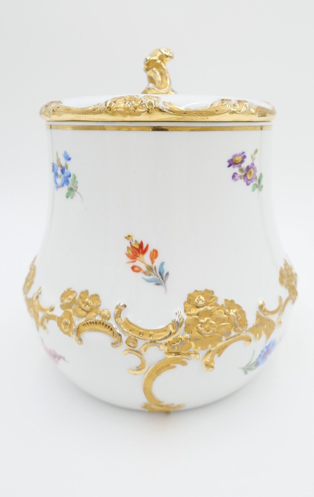 Meissen 1. Wahl Prunk Bonboniere Keksdose Deckeldose Goldrand Streublümchen Gold - Antikhandel-Stuttgart