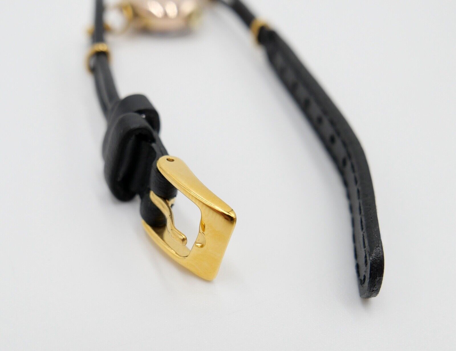 Kleine 1930er Jahre OMEGA Damen Armbanduhr 585 14K Rotgold Handaufzug Ø 18,8mm - Antikhandel-Stuttgart