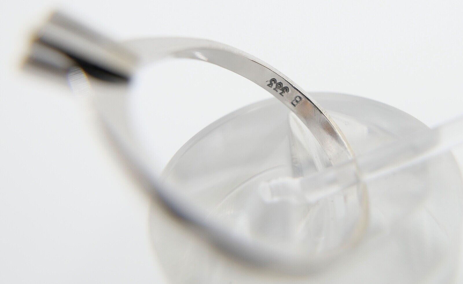 70er Jahre Solitär Ring Weißgold 333 / 8K Brillant 0,03 Ct F / VVS Gr. 57 - Antikhandel-Stuttgart