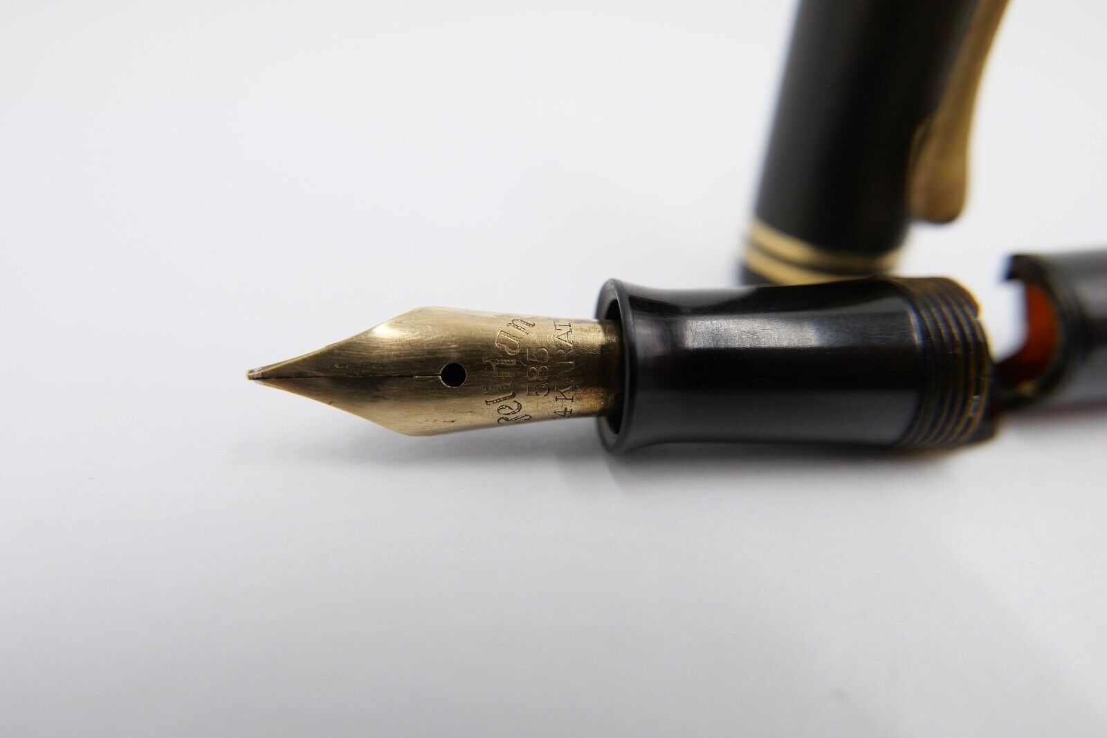 30er PELIKAN 100 Kolbenfüller Füller 585 14Ct Gold Feder grün schwarz gestreift - Antikhandel-Stuttgart