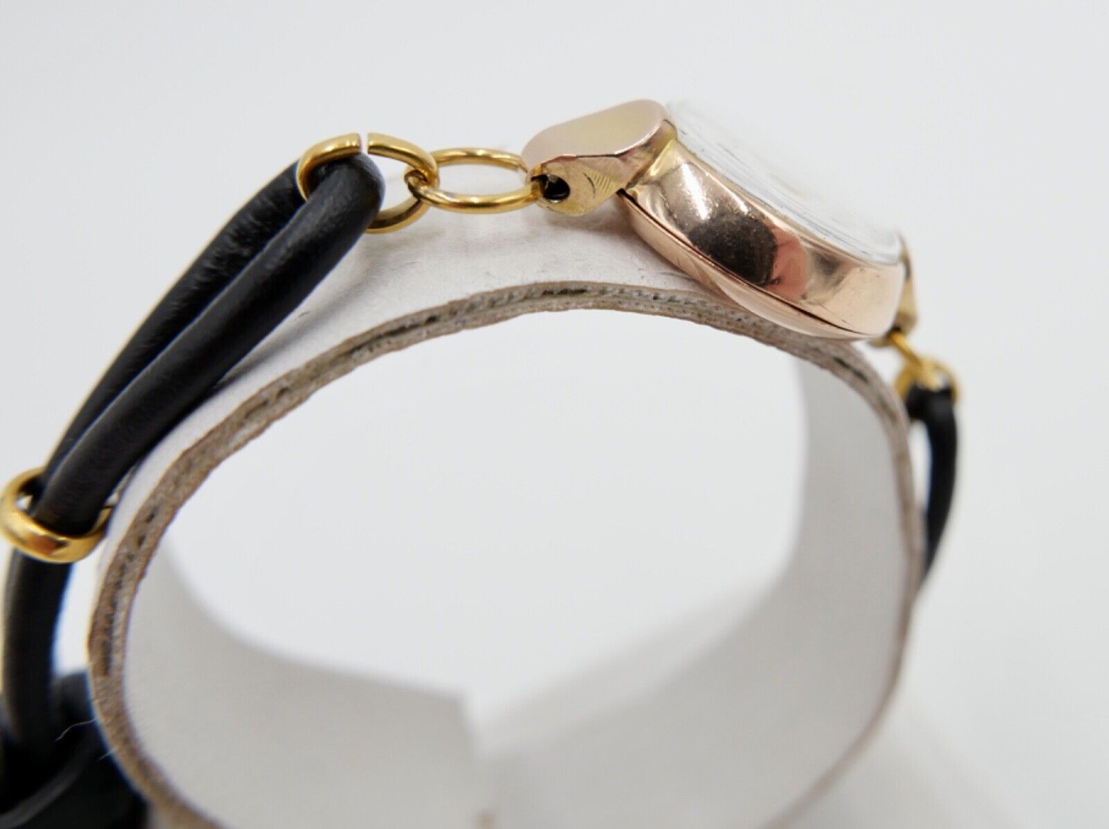 Kleine 1930er Jahre OMEGA Damen Armbanduhr 585 14K Rotgold Handaufzug Ø 18,8mm - Antikhandel-Stuttgart