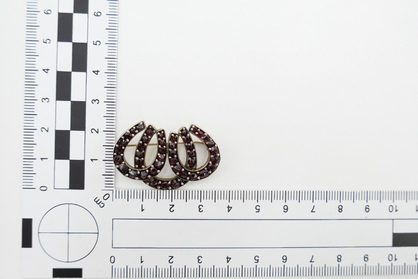 Brosche um 1900 Silber vergoldet Granat Hufeisen - Antikhandel-Stuttgart