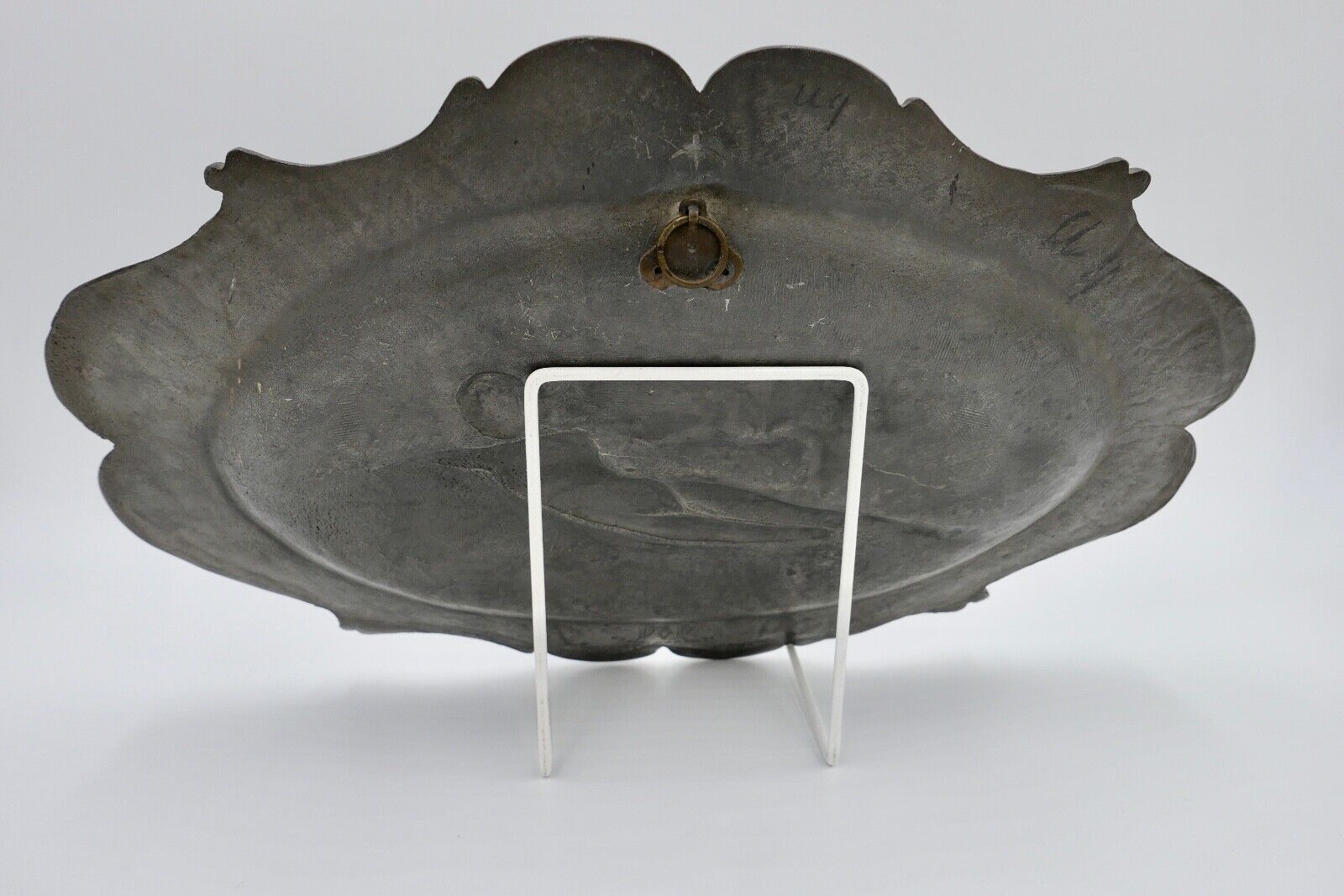 Zinn Wandteller Wandplatte Frankreich sign. Frauen AKT Etain Garanti ART NOUVEAU - Antikhandel-Stuttgart