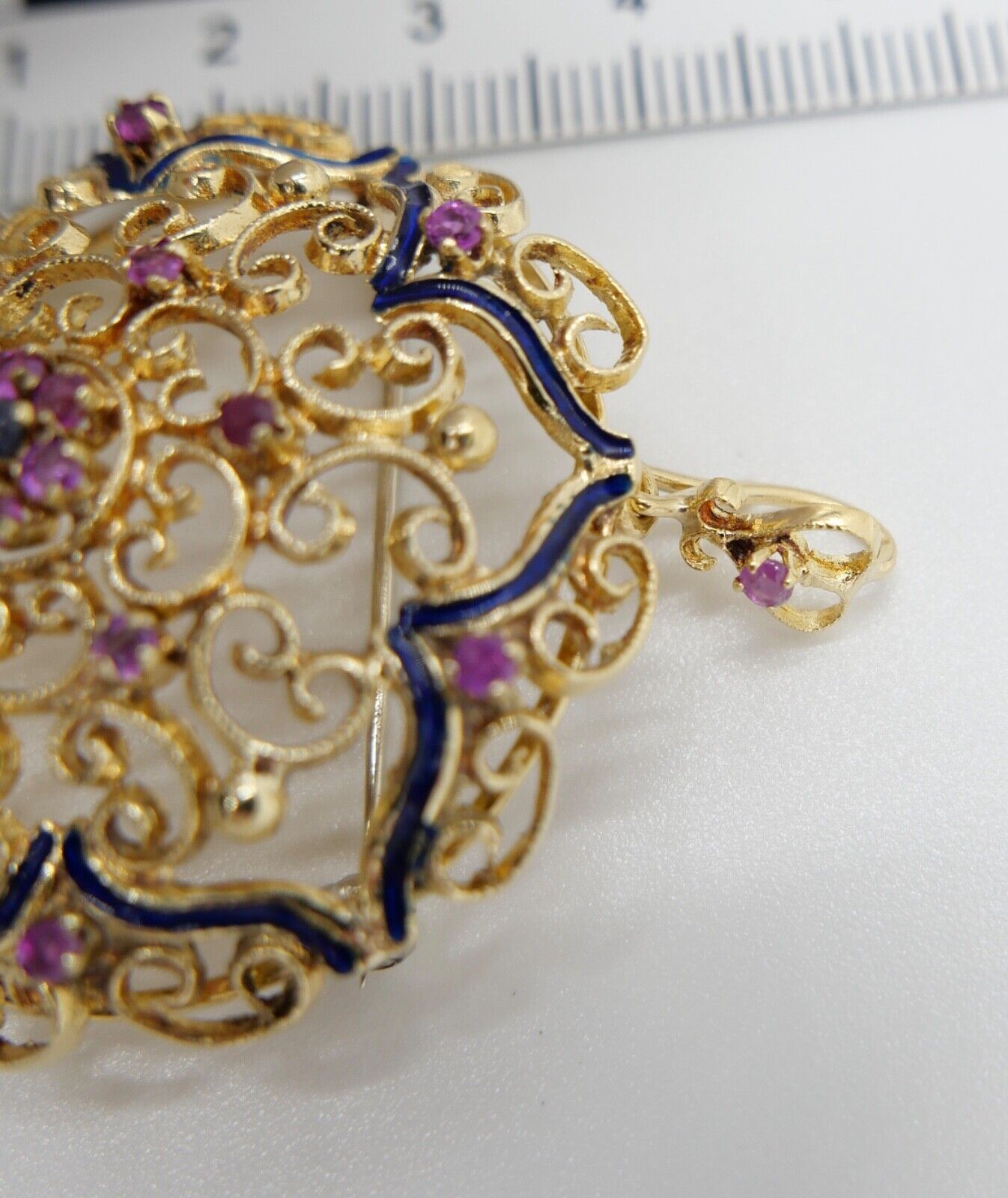 Filigrane Gelbgold Brosche & Anhänger Rubin Saphir Blaue Emaille Ø 40mm 750 18K - Antikhandel-Stuttgart