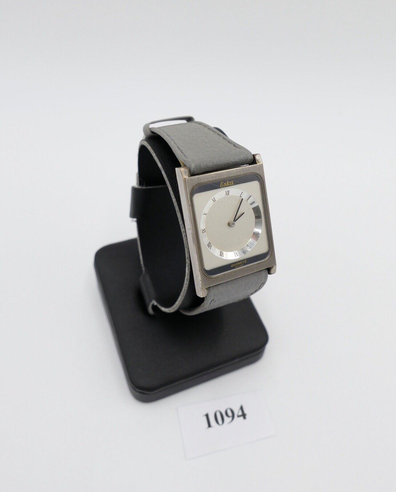 Selten flache ESKA Damenuhr S. KOCH Quartz 30x24 mm Lederband & Batterie NEU - Antikhandel-Stuttgart