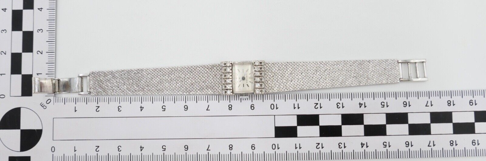 Elegante LAYKA Weißgold Damenuhr 1,32 Ctw mit 24 Brillanten 585 14K - Antikhandel-Stuttgart