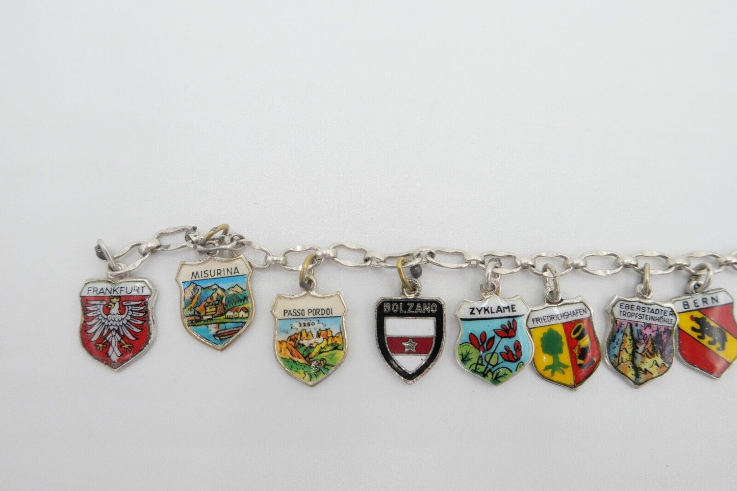 Bettelarmband mit Städte Wappen aus Emaille 800 Silber REU ANTIKO EHJ - Antikhandel-Stuttgart