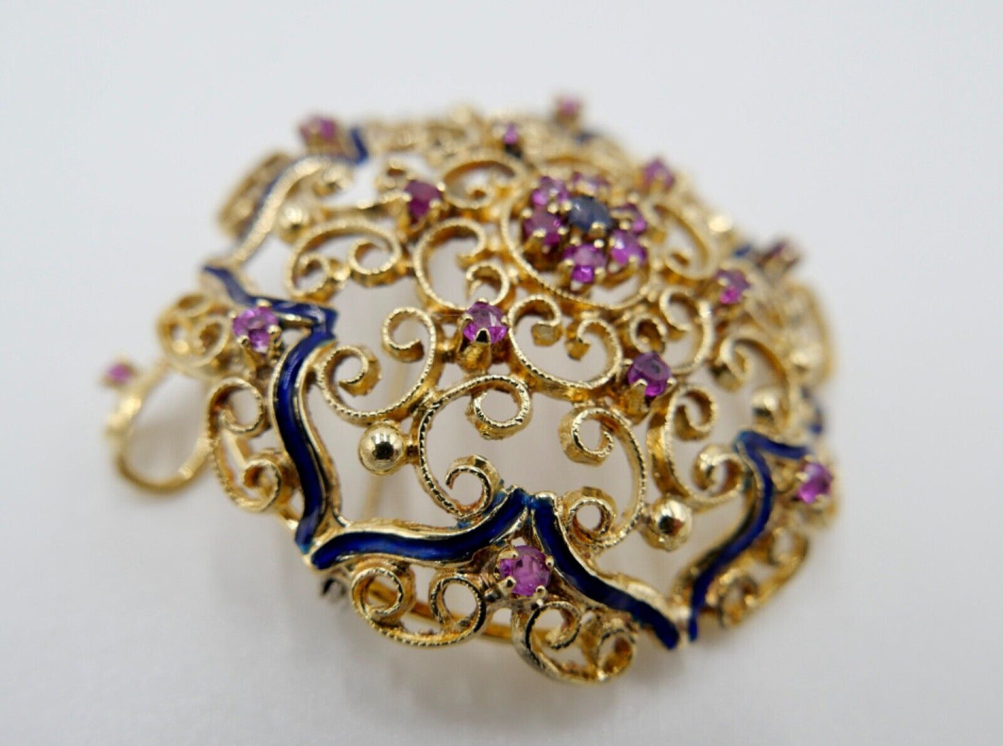Filigrane Gelbgold Brosche & Anhänger Rubin Saphir Blaue Emaille Ø 40mm 750 18K - Antikhandel-Stuttgart