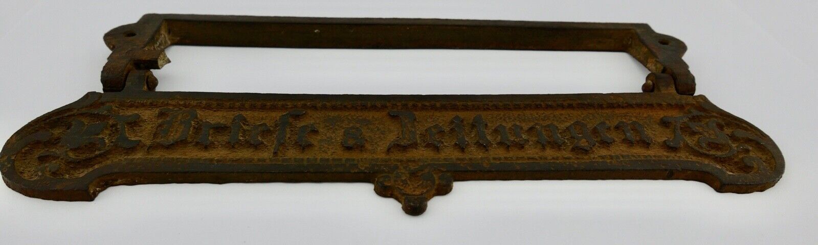 Antike Jugendstil Gusseisen Briefschlitz Briefklappe "Briefe & Zeitungen“ 22 cm - Antikhandel-Stuttgart