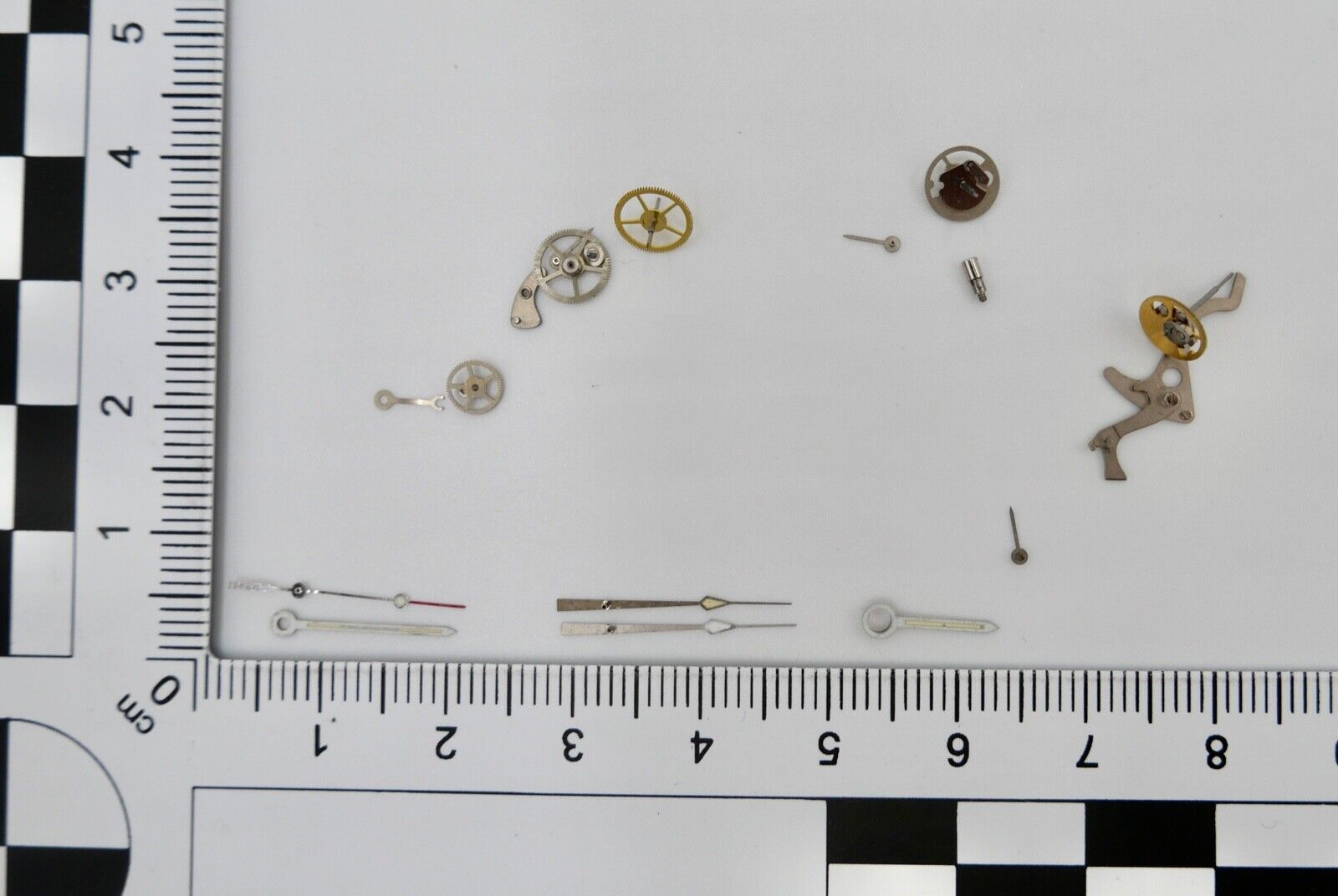 ( Vermutlich ) Omega Speedmaster Ersatzteile Armbanduhren Zeiger Werkplatte usw. - Antikhandel-Stuttgart